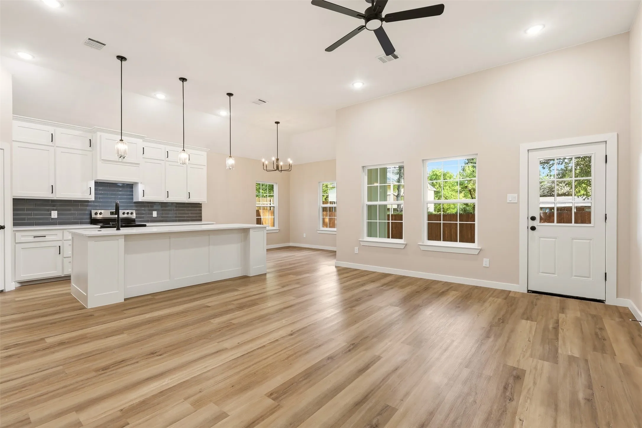 Single Family Residence For Sale in Tarrant County , 5500 Vesta Farley Road, Fort Worth, Texas 76119, 3 Bedroom, 2 Bathroom, 2 Garage spaces, 1,566 Sqft, built in 2026, mls#21345716, Real Estate Agent in Fort Worth, Homes For Sale in Tarrant county, Homes For Sale in Fort Worth, Realtor in Fort Worth Texas, Real Estate Brokerage Independent Realty Texas, Luminita Cordes Realtor