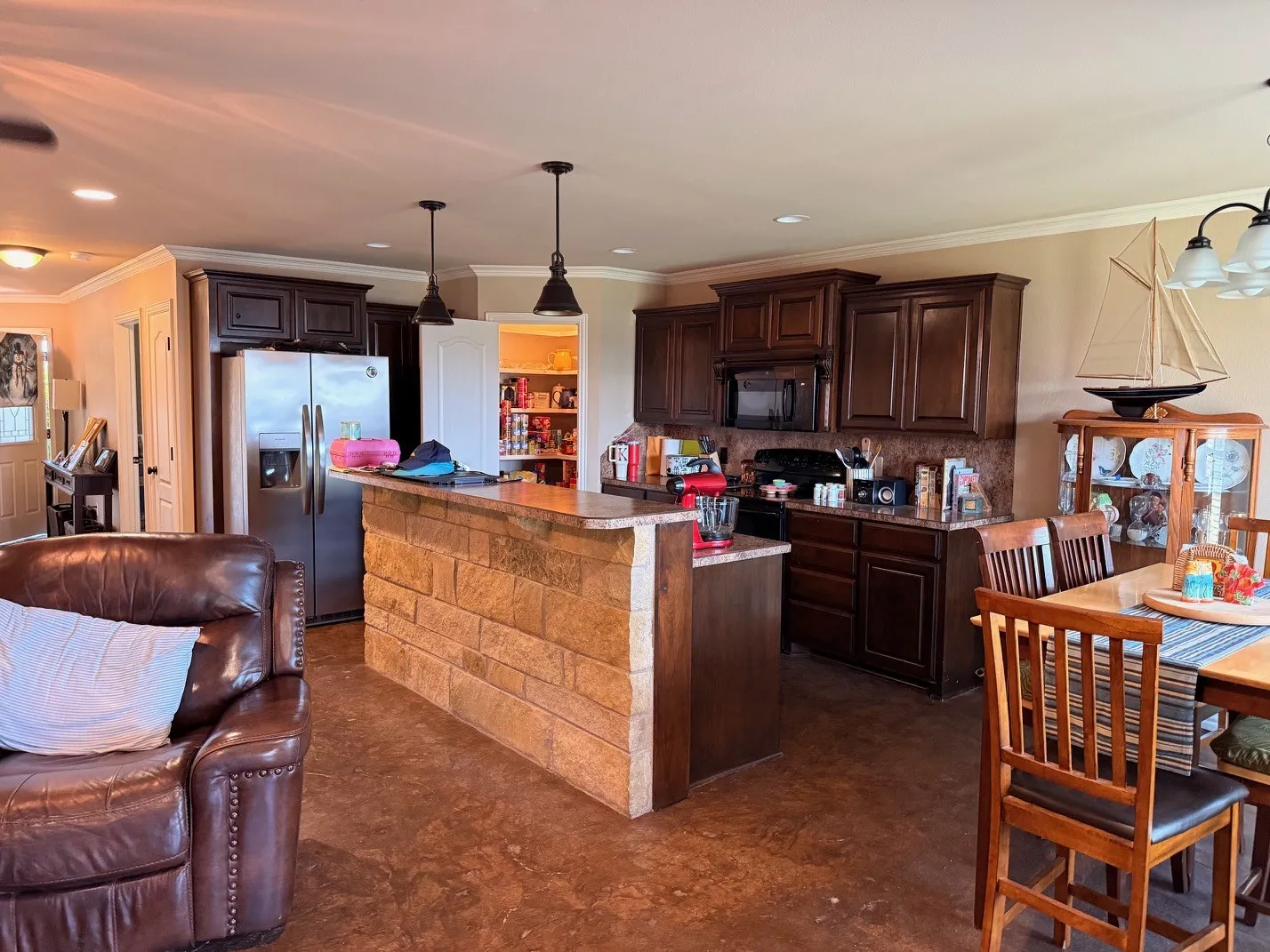 Duplex For Sale in Taylor County , 3836 Carrera Lane, Abilene, Texas 79602, 6 Bedroom, 4 Bathroom, 4 Garage spaces, 0 Sqft, built in 2013, mls#21346276, Real Estate Agent in Abilene, Homes For Sale in Taylor county, Homes For Sale in Abilene, Realtor in Abilene Texas, Real Estate Brokerage Independent Realty Texas, Luminita Cordes Realtor