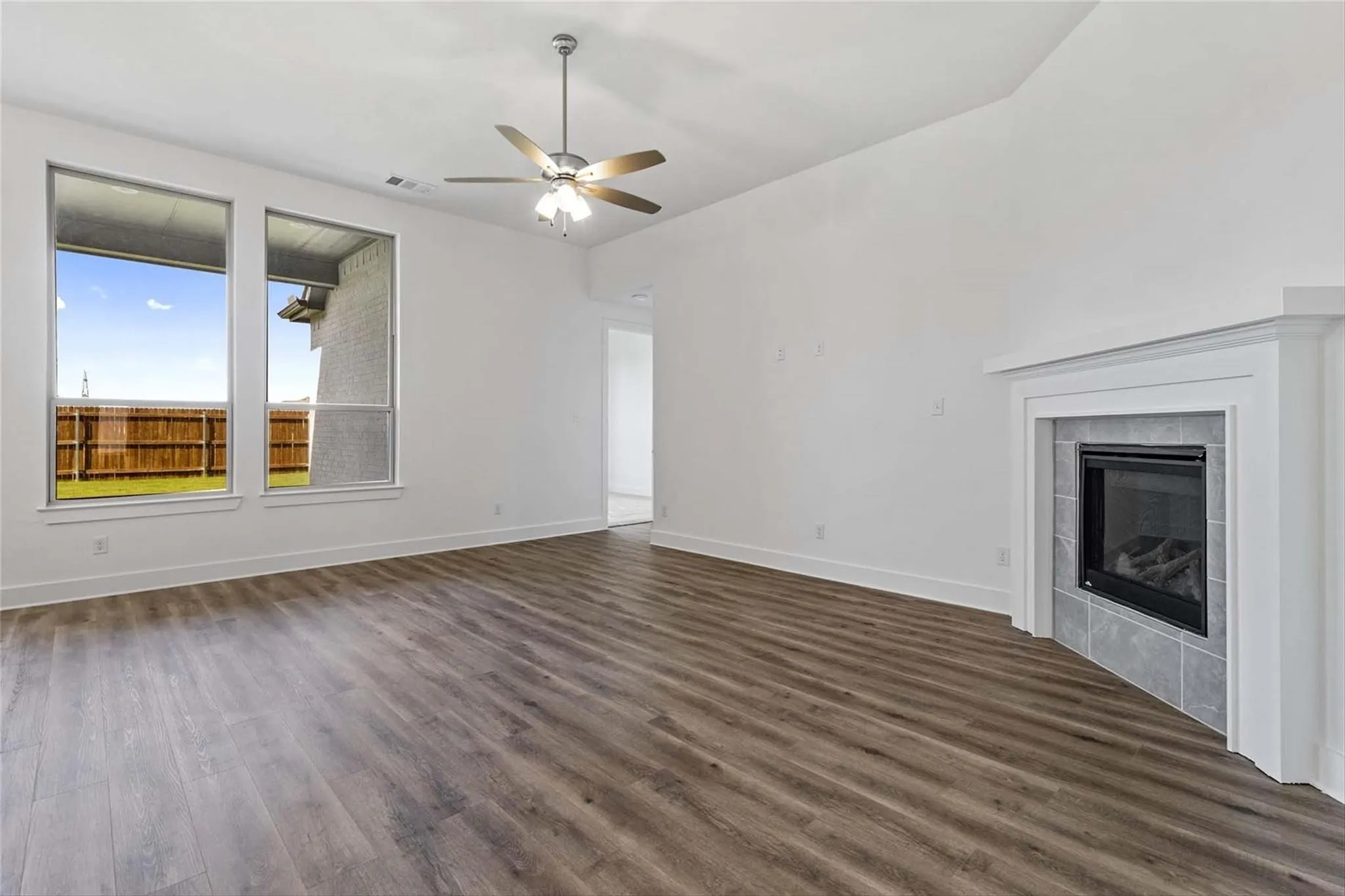 Single Family Residence For Sale in Rockwall County , 4016 Grotto Drive, Royse City, Texas 75189, 4 Bedroom, 3 Bathroom, 2 Garage spaces, 2,128 Sqft, built in 2023, mls#21340521, Real Estate Agent in Royse City, Homes For Sale in Rockwall county, Homes For Sale in Royse City, Realtor in Royse City Texas, Real Estate Brokerage Independent Realty Texas, Luminita Cordes Realtor