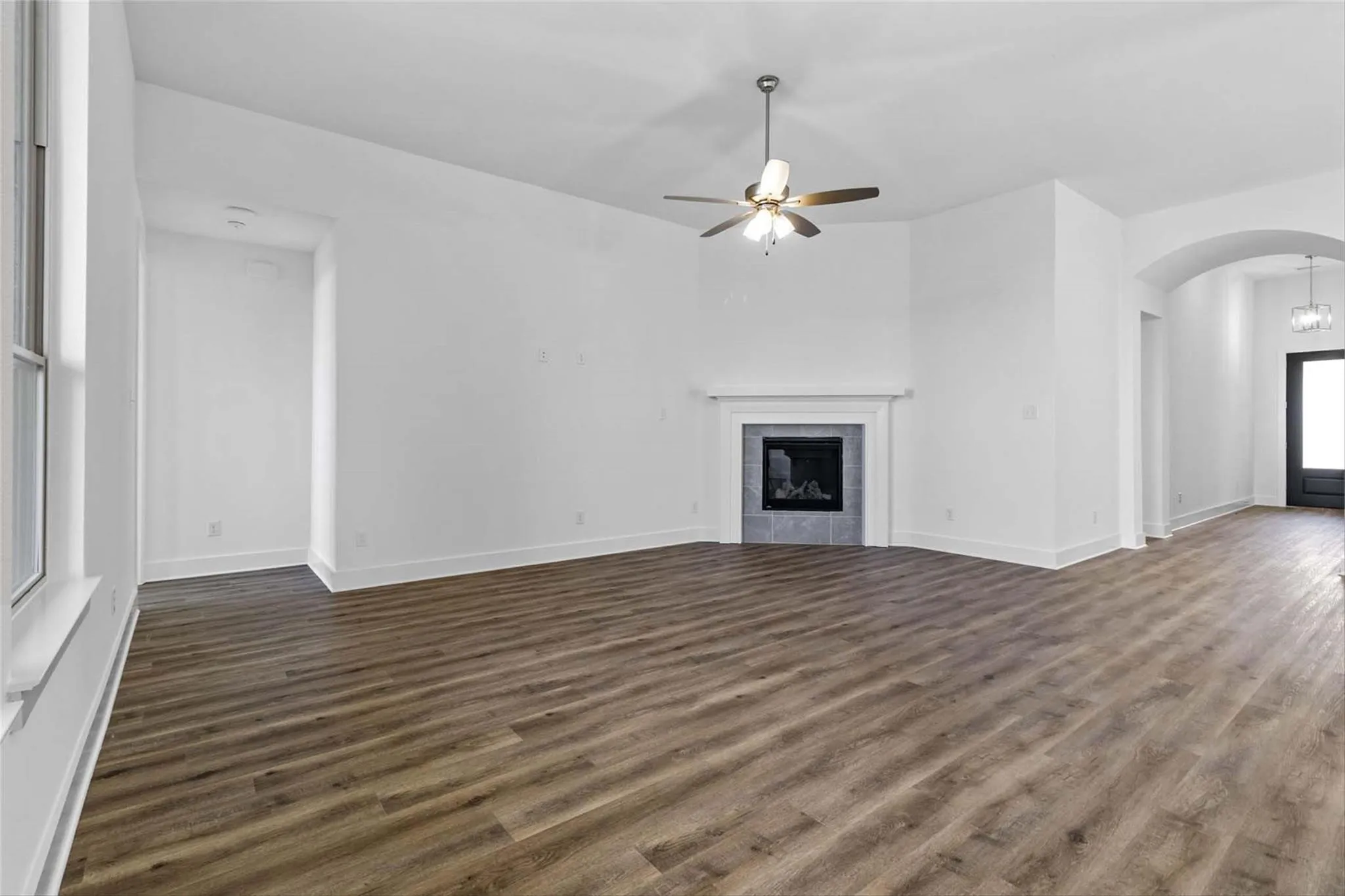 Single Family Residence For Sale in Rockwall County , 4016 Grotto Drive, Royse City, Texas 75189, 4 Bedroom, 3 Bathroom, 2 Garage spaces, 2,128 Sqft, built in 2023, mls#21340521, Real Estate Agent in Royse City, Homes For Sale in Rockwall county, Homes For Sale in Royse City, Realtor in Royse City Texas, Real Estate Brokerage Independent Realty Texas, Luminita Cordes Realtor