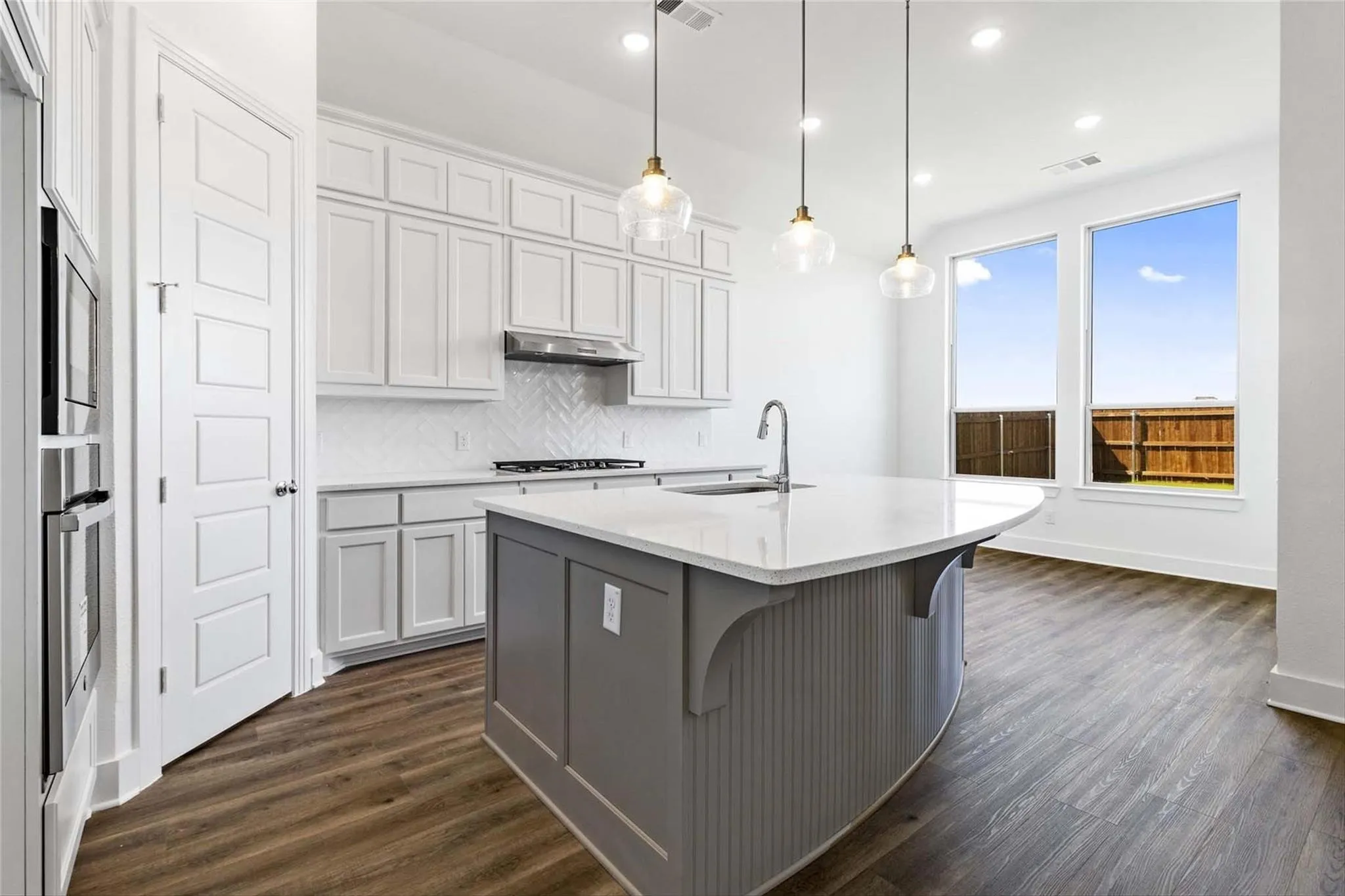 Single Family Residence For Sale in Rockwall County , 4016 Grotto Drive, Royse City, Texas 75189, 4 Bedroom, 3 Bathroom, 2 Garage spaces, 2,128 Sqft, built in 2023, mls#21340521, Real Estate Agent in Royse City, Homes For Sale in Rockwall county, Homes For Sale in Royse City, Realtor in Royse City Texas, Real Estate Brokerage Independent Realty Texas, Luminita Cordes Realtor