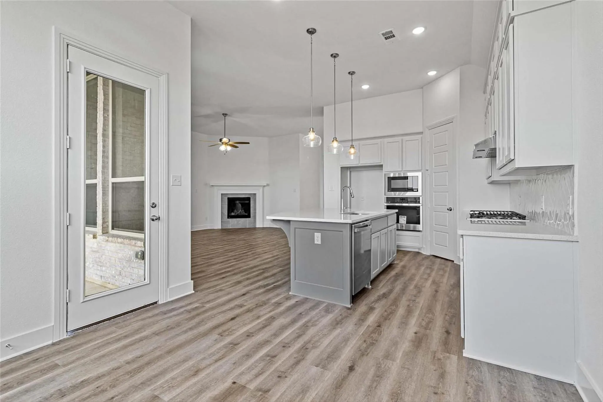 Single Family Residence For Sale in Rockwall County , 4016 Grotto Drive, Royse City, Texas 75189, 4 Bedroom, 3 Bathroom, 2 Garage spaces, 2,128 Sqft, built in 2023, mls#21340521, Real Estate Agent in Royse City, Homes For Sale in Rockwall county, Homes For Sale in Royse City, Realtor in Royse City Texas, Real Estate Brokerage Independent Realty Texas, Luminita Cordes Realtor