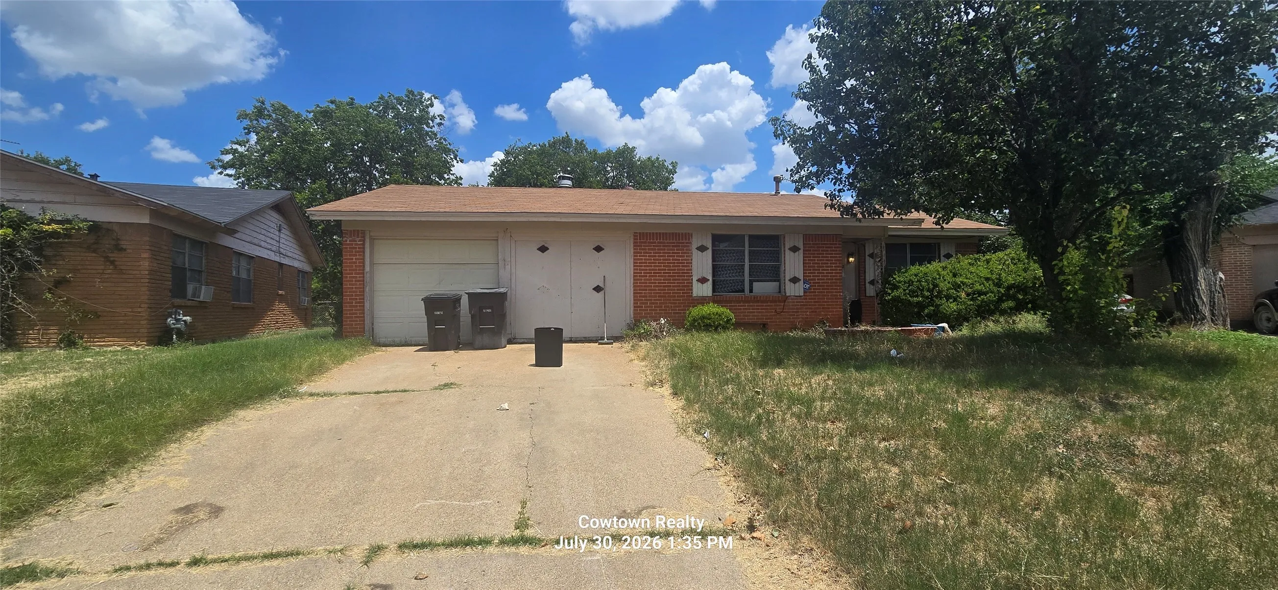 Single Family Residence For Sale in Tarrant County , 1053 Cole Court, Fort Worth, Texas 76115, 3 Bedroom, 2 Bathroom, 1 Garage spaces, 1,629 Sqft, built in 1959, mls#21347039, Real Estate Agent in Fort Worth, Homes For Sale in Tarrant county, Homes For Sale in Fort Worth, Realtor in Fort Worth Texas, Real Estate Brokerage Independent Realty Texas, Luminita Cordes Realtor