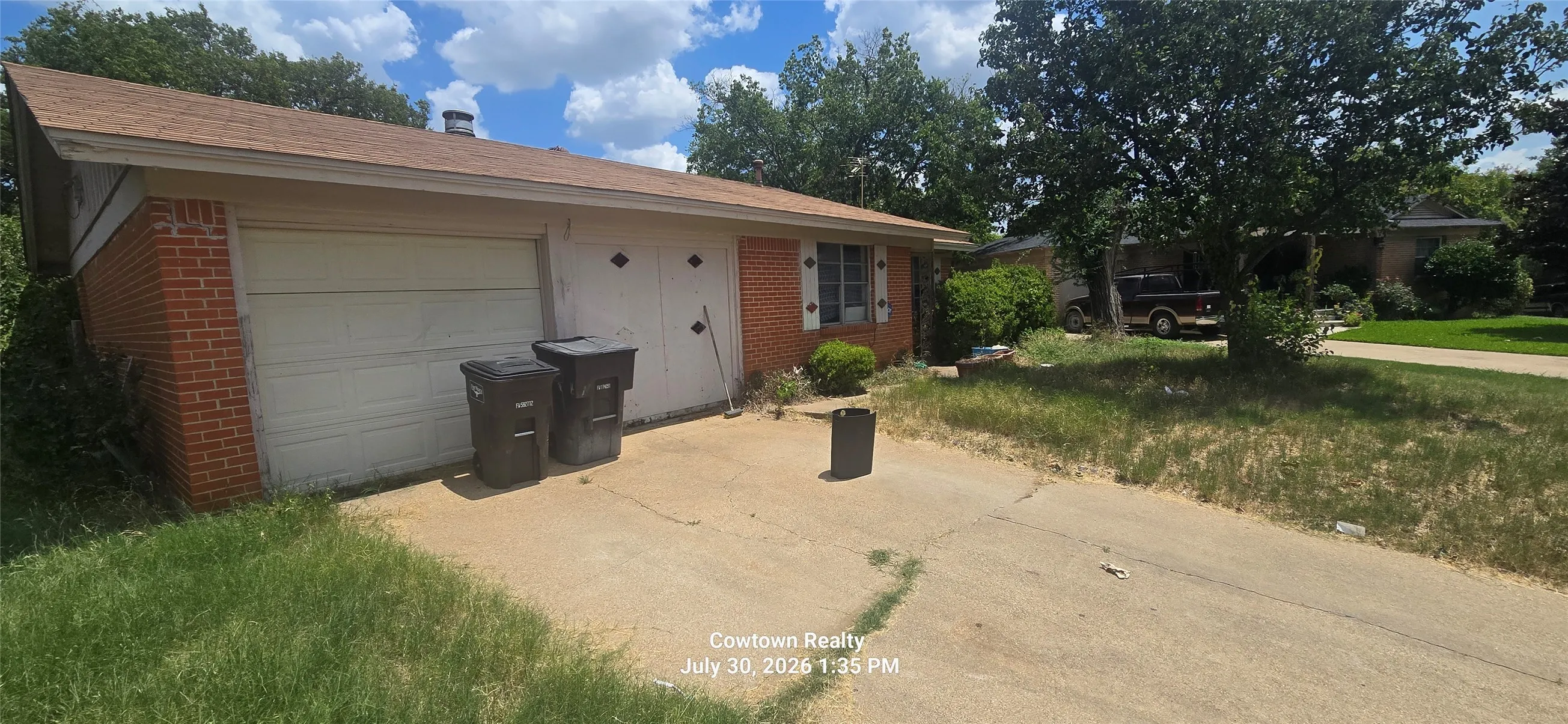 Single Family Residence For Sale in Tarrant County , 1053 Cole Court, Fort Worth, Texas 76115, 3 Bedroom, 2 Bathroom, 1 Garage spaces, 1,629 Sqft, built in 1959, mls#21347039, Real Estate Agent in Fort Worth, Homes For Sale in Tarrant county, Homes For Sale in Fort Worth, Realtor in Fort Worth Texas, Real Estate Brokerage Independent Realty Texas, Luminita Cordes Realtor