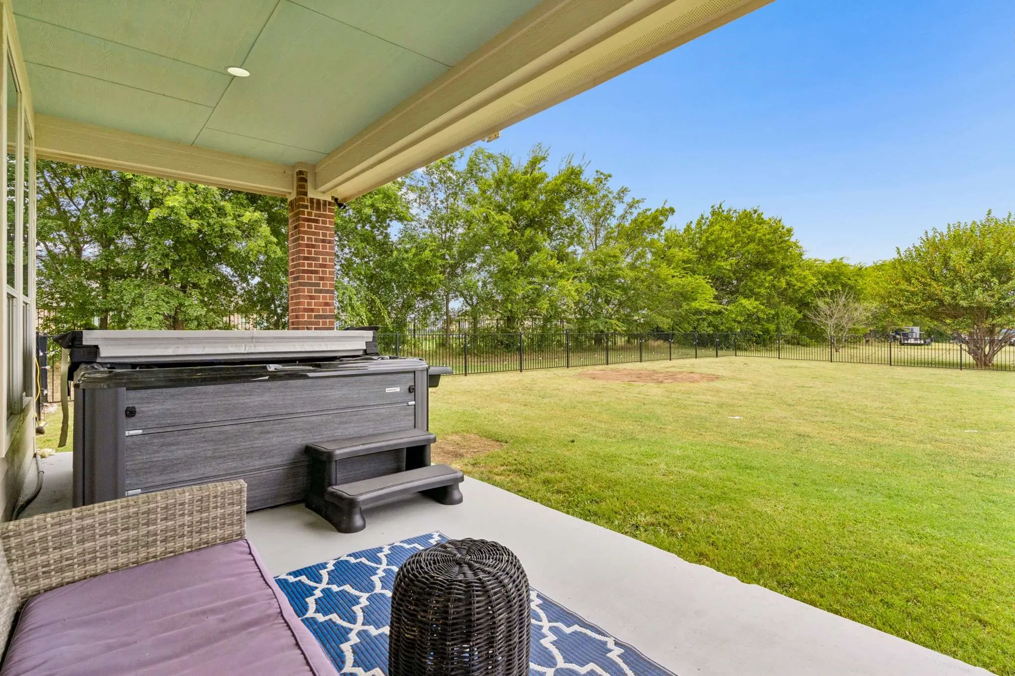 Single Family Residence For Sale in Grayson County , 1001 Pike Road, Gunter, Texas 75058, 4 Bedroom, 3 Bathroom, 3 Garage spaces, 3,209 Sqft, built in 2007, mls#21345337, Real Estate Agent in Gunter, Homes For Sale in Grayson county, Homes For Sale in Gunter, Realtor in Gunter Texas, Real Estate Brokerage Independent Realty Texas, Luminita Cordes Realtor