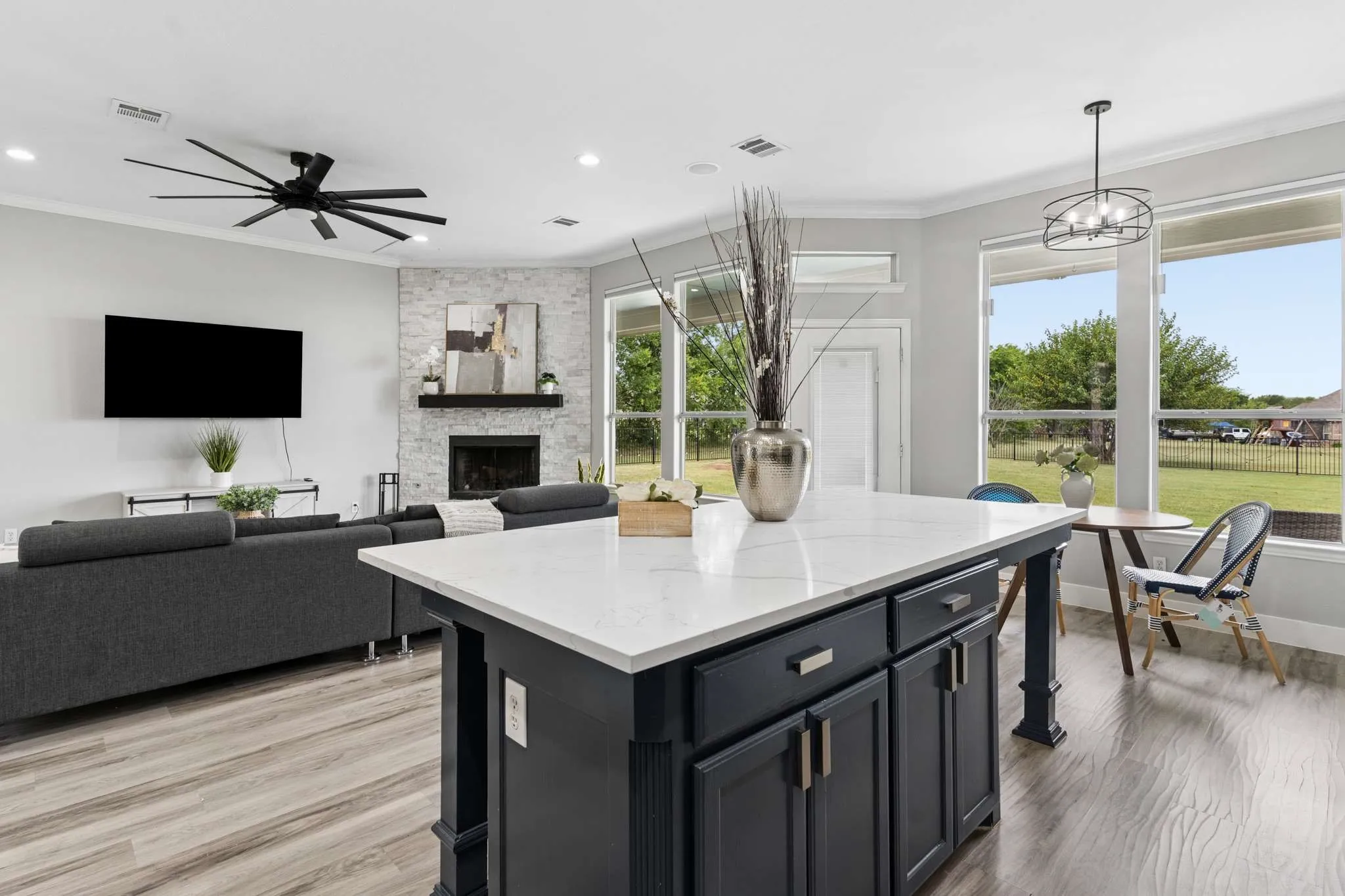 Single Family Residence For Sale in Grayson County , 1001 Pike Road, Gunter, Texas 75058, 4 Bedroom, 3 Bathroom, 3 Garage spaces, 3,209 Sqft, built in 2007, mls#21345337, Real Estate Agent in Gunter, Homes For Sale in Grayson county, Homes For Sale in Gunter, Realtor in Gunter Texas, Real Estate Brokerage Independent Realty Texas, Luminita Cordes Realtor
