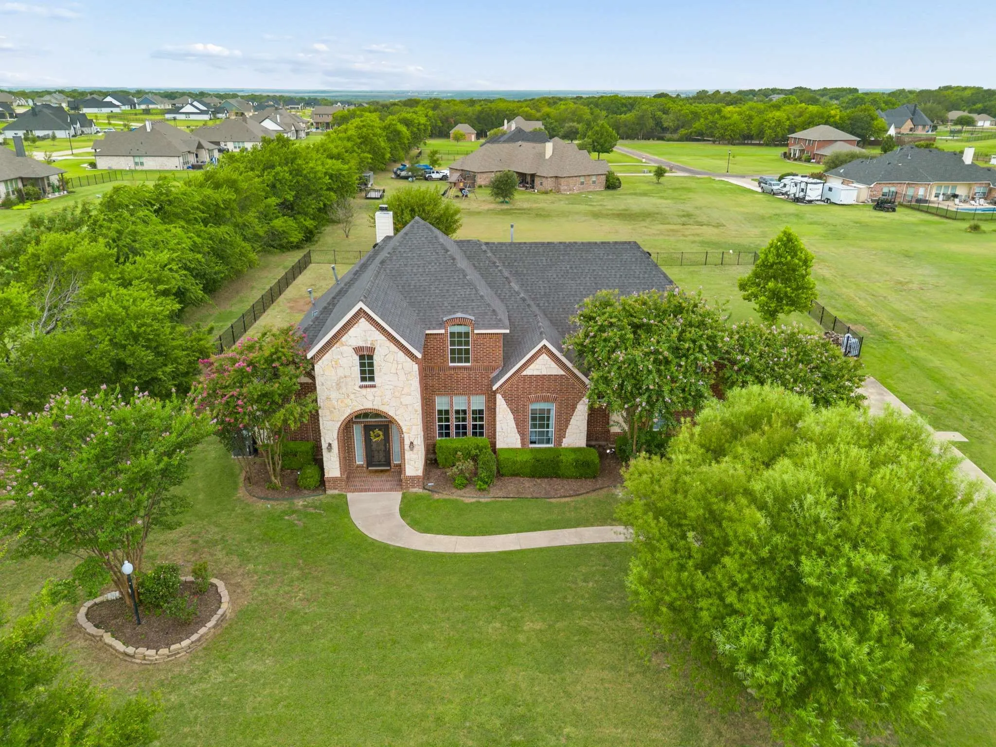 Single Family Residence For Sale in Grayson County , 1001 Pike Road, Gunter, Texas 75058, 4 Bedroom, 3 Bathroom, 3 Garage spaces, 3,209 Sqft, built in 2007, mls#21345337, Real Estate Agent in Gunter, Homes For Sale in Grayson county, Homes For Sale in Gunter, Realtor in Gunter Texas, Real Estate Brokerage Independent Realty Texas, Luminita Cordes Realtor