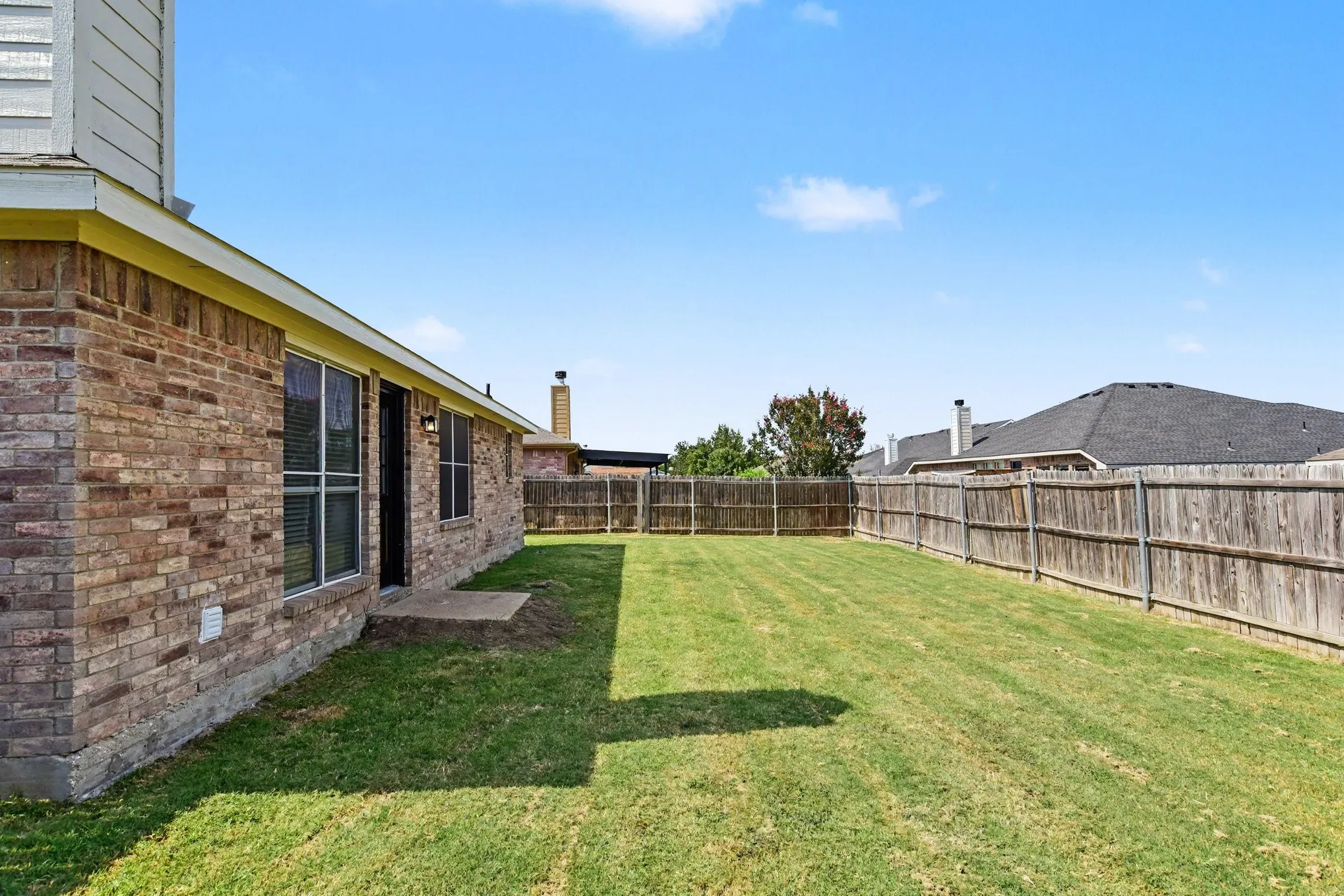 Single Family Residence For Sale in Kaufman County , 115 Windsor, Forney, Texas 75126, 3 Bedroom, 2 Bathroom, 2 Garage spaces, 1,420 Sqft, built in 2007, mls#21344273, Real Estate Agent in Forney, Homes For Sale in Kaufman county, Homes For Sale in Forney, Realtor in Forney Texas, Real Estate Brokerage Independent Realty Texas, Luminita Cordes Realtor