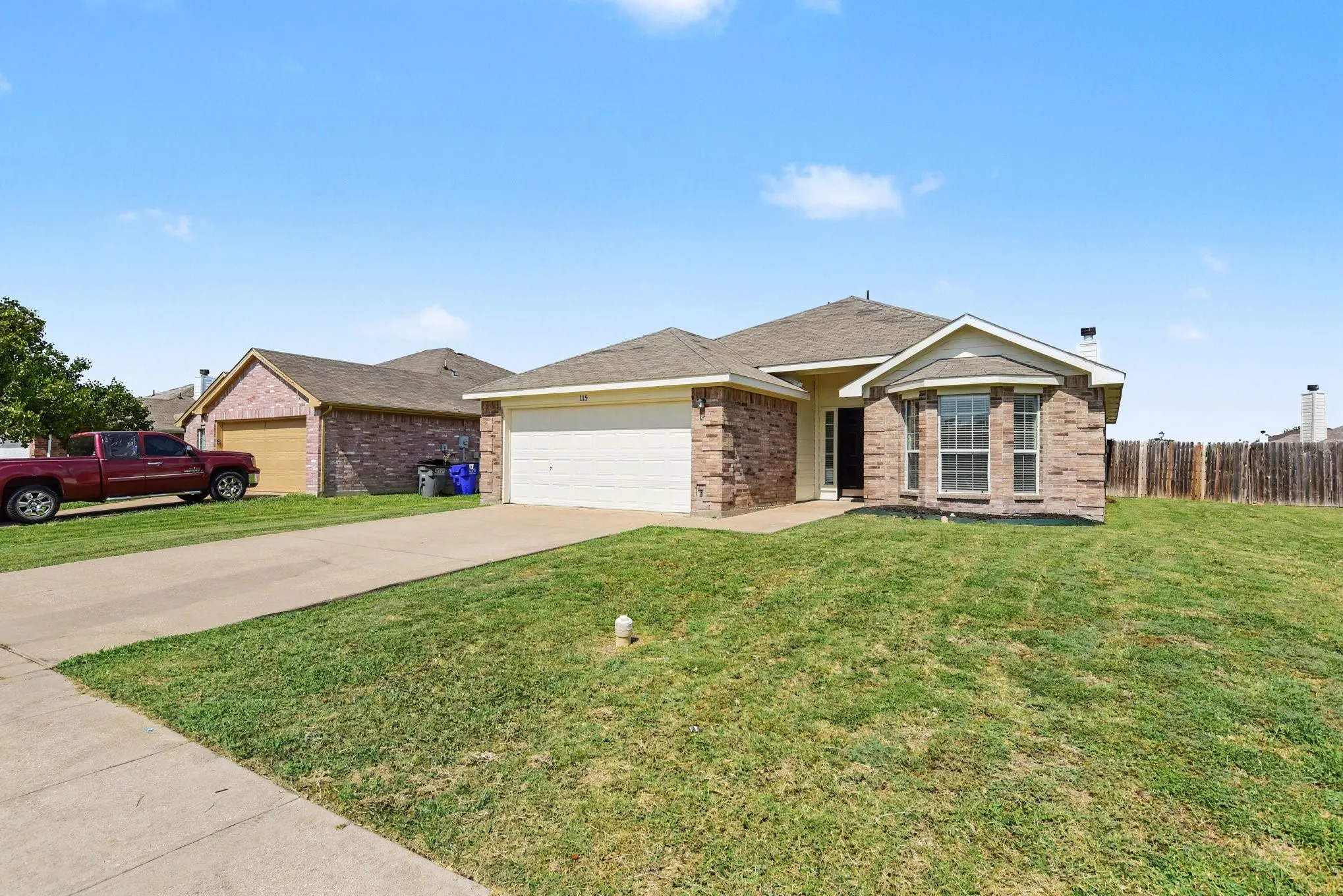 Single Family Residence For Sale in Kaufman County , 115 Windsor, Forney, Texas 75126, 3 Bedroom, 2 Bathroom, 2 Garage spaces, 1,420 Sqft, built in 2007, mls#21344273, Real Estate Agent in Forney, Homes For Sale in Kaufman county, Homes For Sale in Forney, Realtor in Forney Texas, Real Estate Brokerage Independent Realty Texas, Luminita Cordes Realtor
