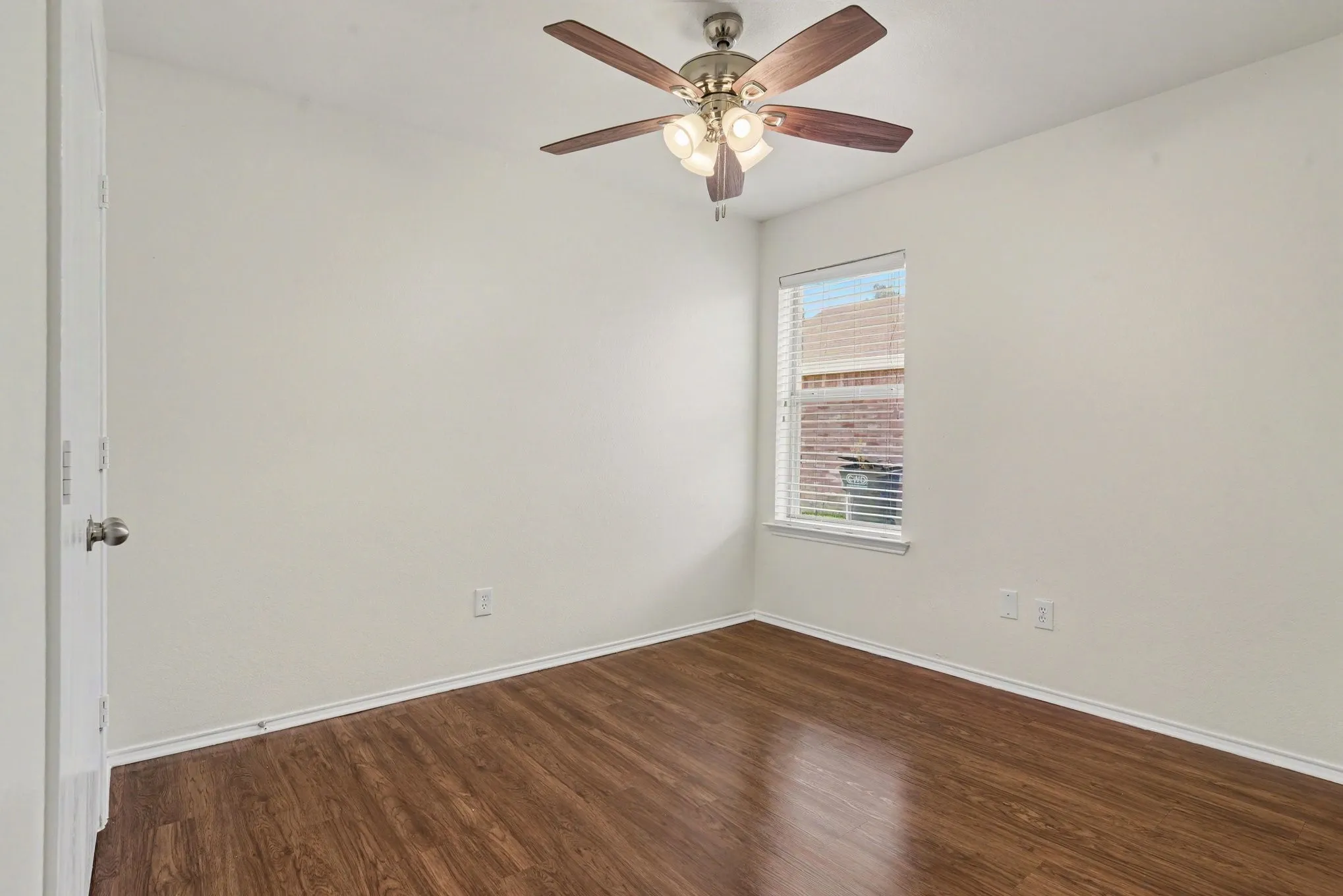 Single Family Residence For Sale in Kaufman County , 115 Windsor, Forney, Texas 75126, 3 Bedroom, 2 Bathroom, 2 Garage spaces, 1,420 Sqft, built in 2007, mls#21344273, Real Estate Agent in Forney, Homes For Sale in Kaufman county, Homes For Sale in Forney, Realtor in Forney Texas, Real Estate Brokerage Independent Realty Texas, Luminita Cordes Realtor