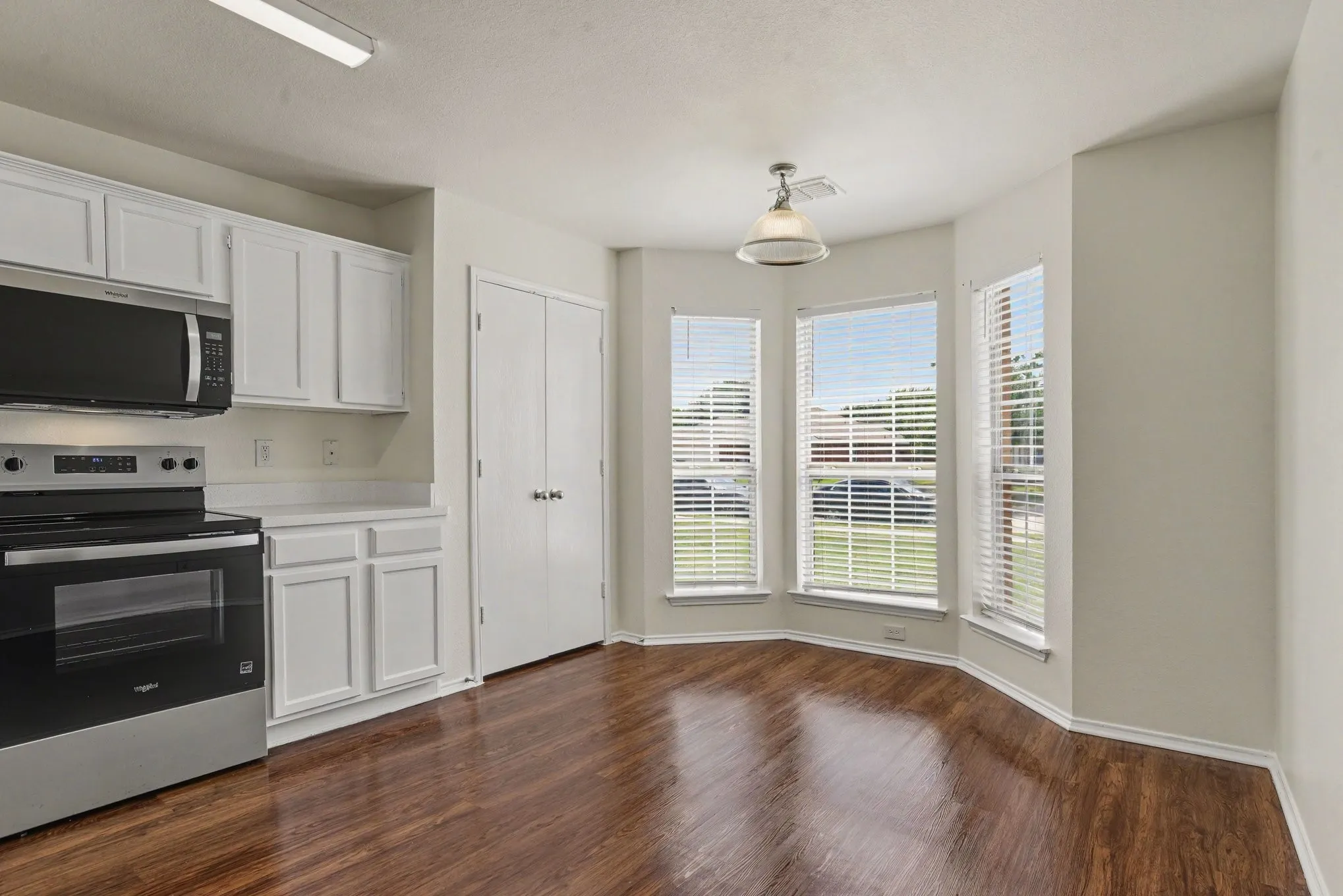 Single Family Residence For Sale in Kaufman County , 115 Windsor, Forney, Texas 75126, 3 Bedroom, 2 Bathroom, 2 Garage spaces, 1,420 Sqft, built in 2007, mls#21344273, Real Estate Agent in Forney, Homes For Sale in Kaufman county, Homes For Sale in Forney, Realtor in Forney Texas, Real Estate Brokerage Independent Realty Texas, Luminita Cordes Realtor