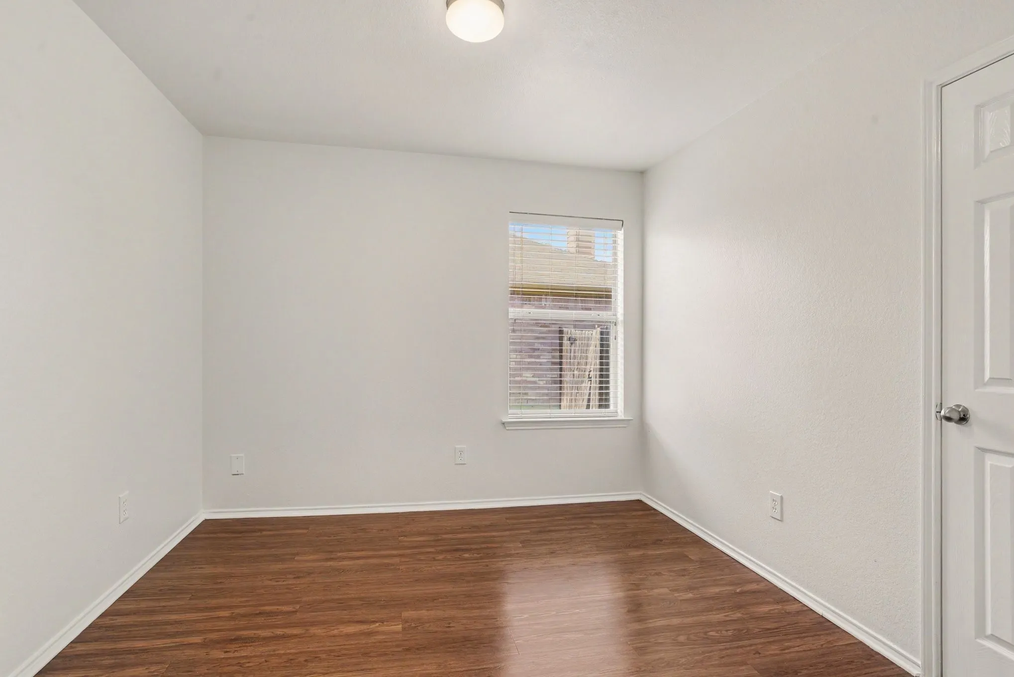 Single Family Residence For Sale in Kaufman County , 115 Windsor, Forney, Texas 75126, 3 Bedroom, 2 Bathroom, 2 Garage spaces, 1,420 Sqft, built in 2007, mls#21344273, Real Estate Agent in Forney, Homes For Sale in Kaufman county, Homes For Sale in Forney, Realtor in Forney Texas, Real Estate Brokerage Independent Realty Texas, Luminita Cordes Realtor