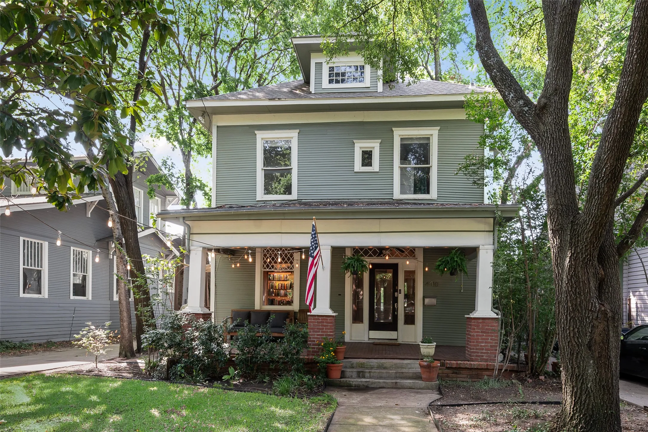 Single Family Residence For Sale in Dallas County , 4710 Swiss Avenue, Dallas, Texas 75204, 4 Bedroom, 3 Bathroom, Garage spaces, 3,004 Sqft, built in 1909, mls#21345497, Real Estate Agent in Dallas, Homes For Sale in Dallas county, Homes For Sale in Dallas, Realtor in Dallas Texas, Real Estate Brokerage Independent Realty Texas, Luminita Cordes Realtor