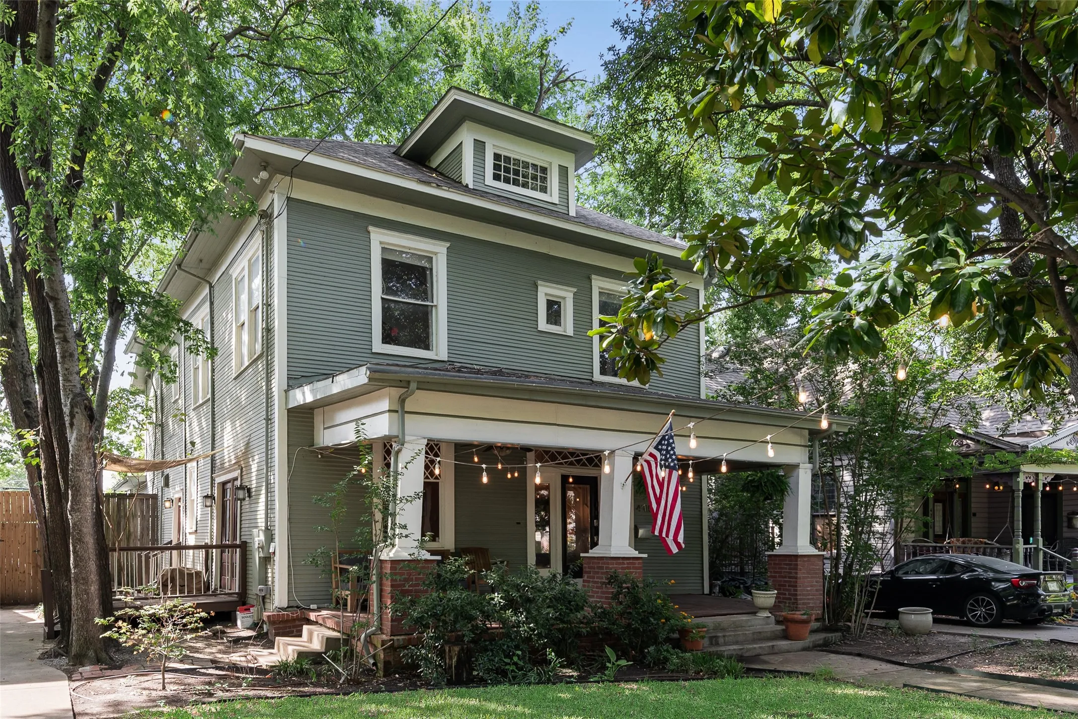 Single Family Residence For Sale in Dallas County , 4710 Swiss Avenue, Dallas, Texas 75204, 4 Bedroom, 3 Bathroom, Garage spaces, 3,004 Sqft, built in 1909, mls#21345497, Real Estate Agent in Dallas, Homes For Sale in Dallas county, Homes For Sale in Dallas, Realtor in Dallas Texas, Real Estate Brokerage Independent Realty Texas, Luminita Cordes Realtor