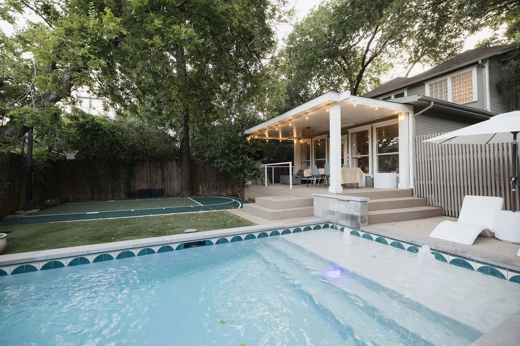 Single Family Residence For Sale in Dallas County , 4710 Swiss Avenue, Dallas, Texas 75204, 4 Bedroom, 3 Bathroom, Garage spaces, 3,004 Sqft, built in 1909, mls#21345497, Real Estate Agent in Dallas, Homes For Sale in Dallas county, Homes For Sale in Dallas, Realtor in Dallas Texas, Real Estate Brokerage Independent Realty Texas, Luminita Cordes Realtor