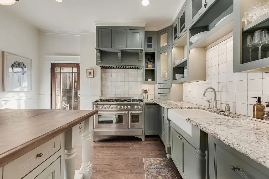 Single Family Residence For Sale in Dallas County , 4710 Swiss Avenue, Dallas, Texas 75204, 4 Bedroom, 3 Bathroom, Garage spaces, 3,004 Sqft, built in 1909, mls#21345497, Real Estate Agent in Dallas, Homes For Sale in Dallas county, Homes For Sale in Dallas, Realtor in Dallas Texas, Real Estate Brokerage Independent Realty Texas, Luminita Cordes Realtor