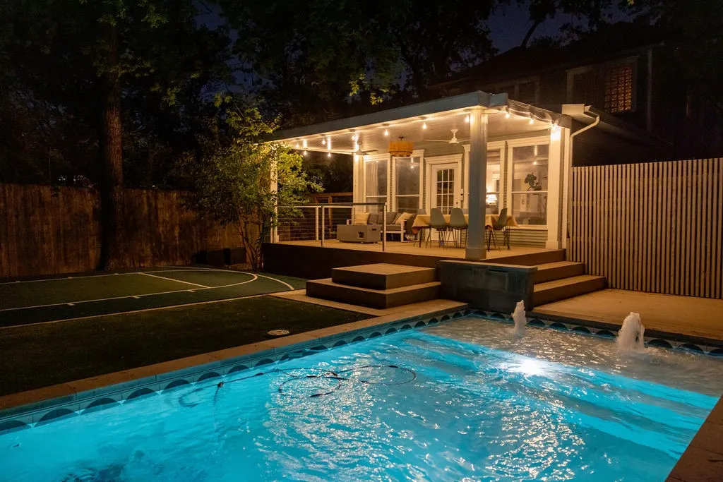 Single Family Residence For Sale in Dallas County , 4710 Swiss Avenue, Dallas, Texas 75204, 4 Bedroom, 3 Bathroom, Garage spaces, 3,004 Sqft, built in 1909, mls#21345497, Real Estate Agent in Dallas, Homes For Sale in Dallas county, Homes For Sale in Dallas, Realtor in Dallas Texas, Real Estate Brokerage Independent Realty Texas, Luminita Cordes Realtor