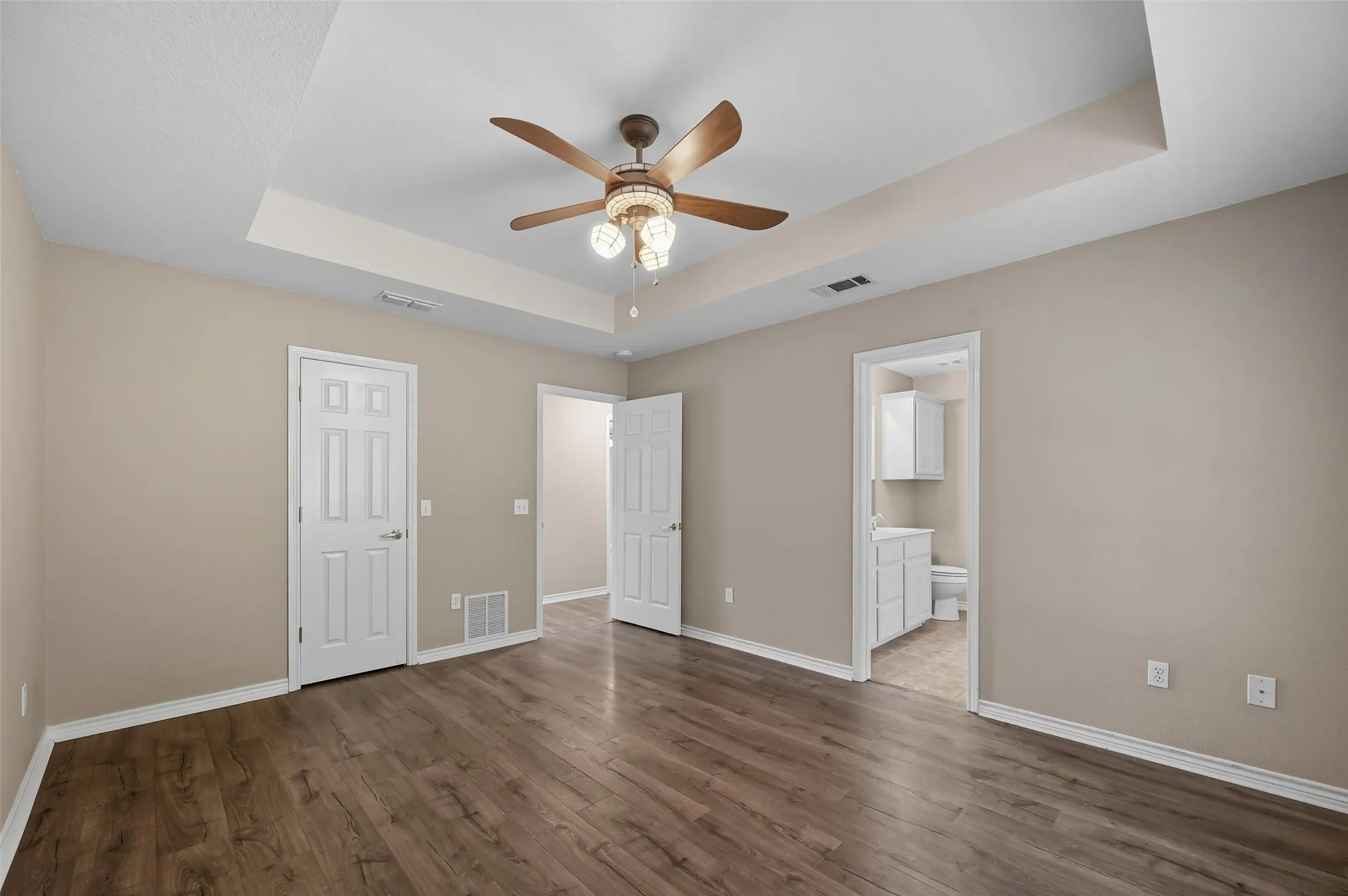 Spacious bedroom with ensuite bathroom