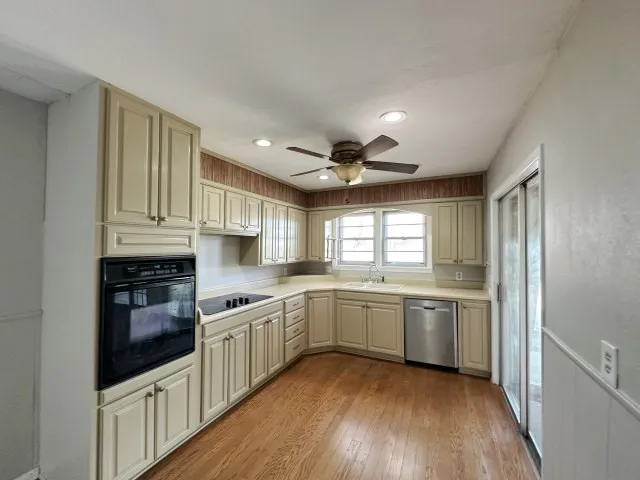 Single Family Residence For Sale in Hansford County , 321 Barkley Street, Spearman, Texas 79081, 3 Bedroom, 2 Bathroom, 2 Garage spaces, 2,418 Sqft, built in 1965, mls#21347099, Real Estate Agent in Spearman, Homes For Sale in Hansford county, Homes For Sale in Spearman, Realtor in Spearman Texas, Real Estate Brokerage Independent Realty Texas, Luminita Cordes Realtor