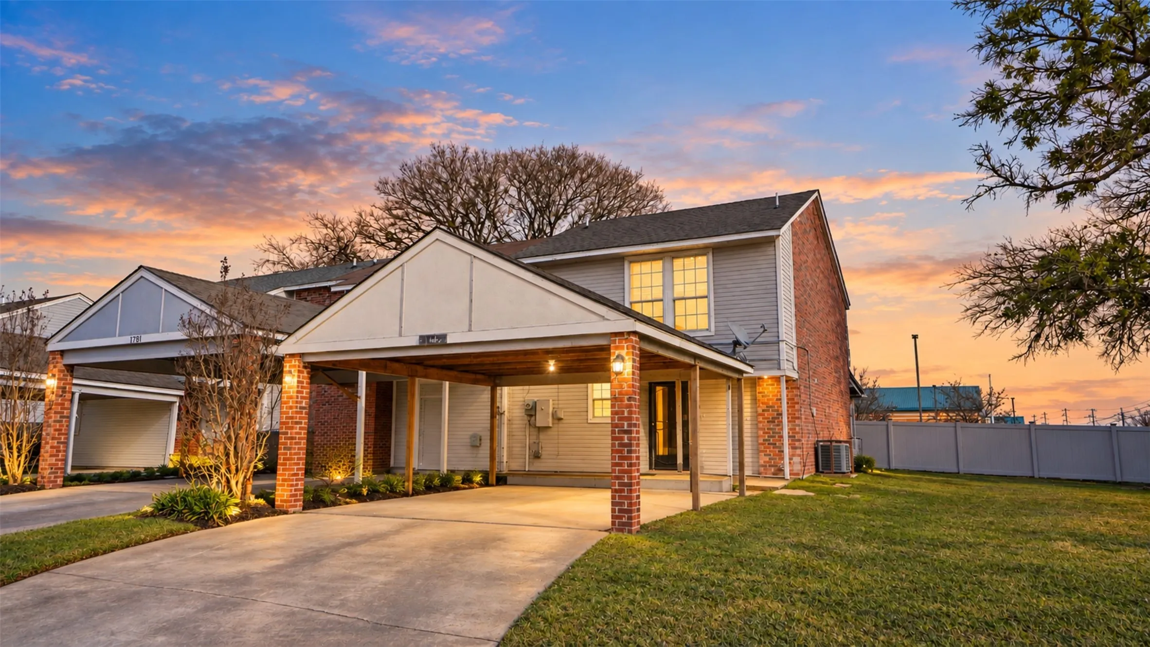 Townhouse For Sale in Dallas County , 1777 Westerham Drive, Dallas, Texas 75232, 3 Bedroom, 3 Bathroom, Garage spaces, 1,301 Sqft, built in 1985, mls#21344425, Real Estate Agent in Dallas, Homes For Sale in Dallas county, Homes For Sale in Dallas, Realtor in Dallas Texas, Real Estate Brokerage Independent Realty Texas, Luminita Cordes Realtor
