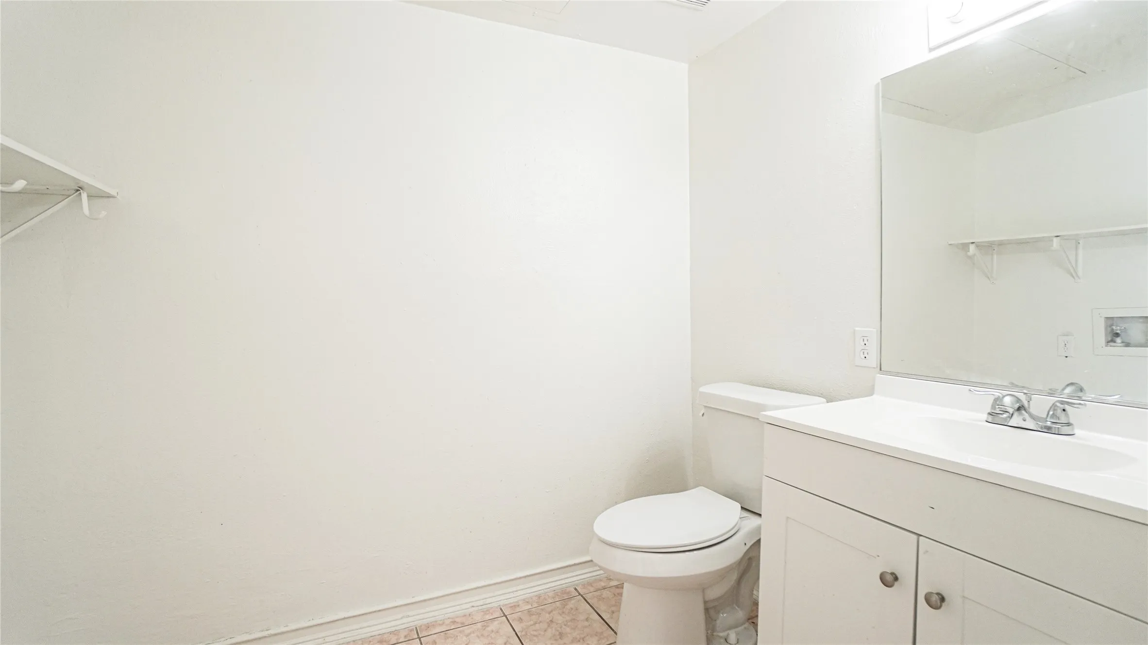 Townhouse For Sale in Dallas County , 1777 Westerham Drive, Dallas, Texas 75232, 3 Bedroom, 3 Bathroom, Garage spaces, 1,301 Sqft, built in 1985, mls#21344425, Real Estate Agent in Dallas, Homes For Sale in Dallas county, Homes For Sale in Dallas, Realtor in Dallas Texas, Real Estate Brokerage Independent Realty Texas, Luminita Cordes Realtor