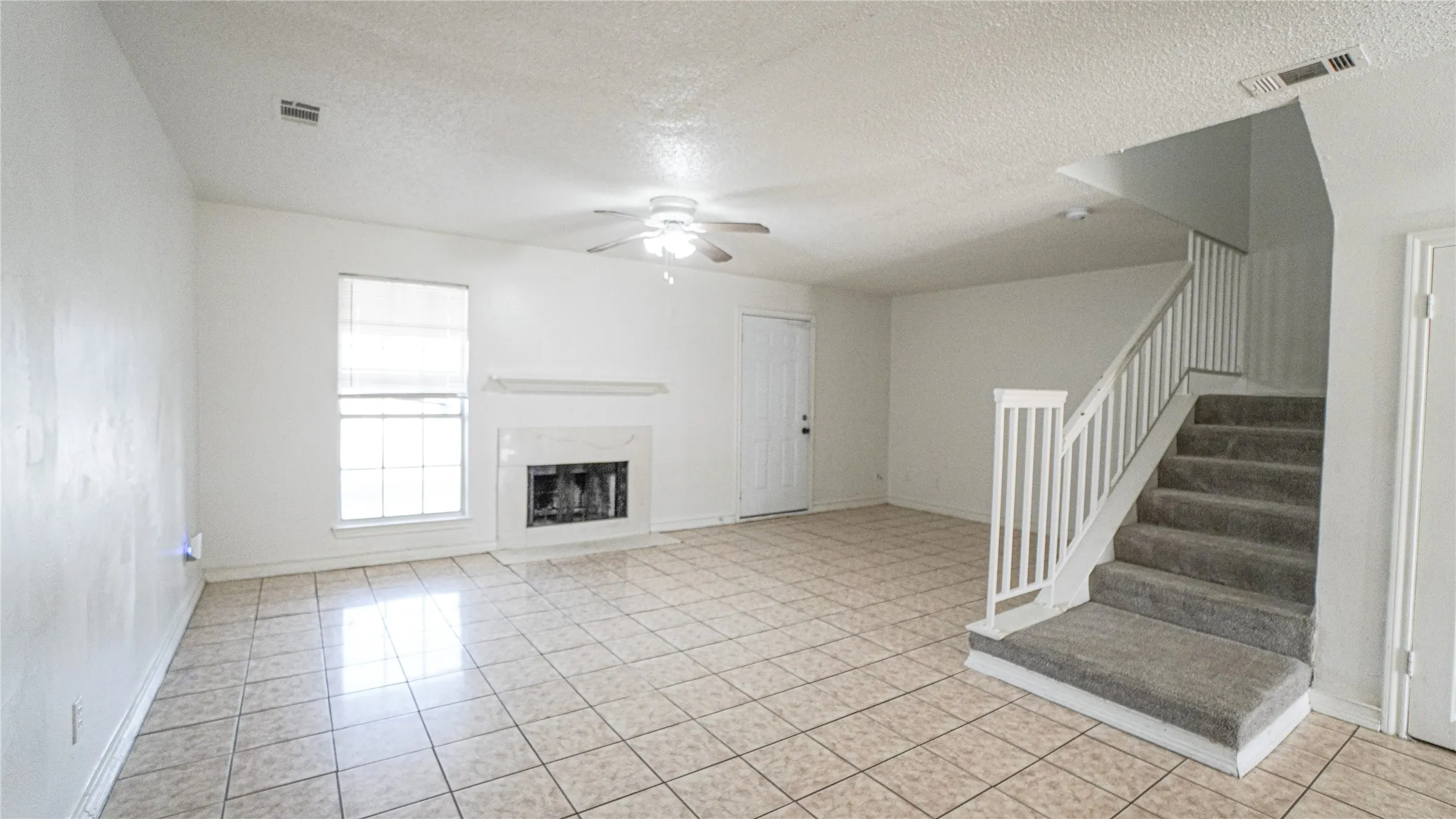 Townhouse For Sale in Dallas County , 1777 Westerham Drive, Dallas, Texas 75232, 3 Bedroom, 3 Bathroom, Garage spaces, 1,301 Sqft, built in 1985, mls#21344425, Real Estate Agent in Dallas, Homes For Sale in Dallas county, Homes For Sale in Dallas, Realtor in Dallas Texas, Real Estate Brokerage Independent Realty Texas, Luminita Cordes Realtor