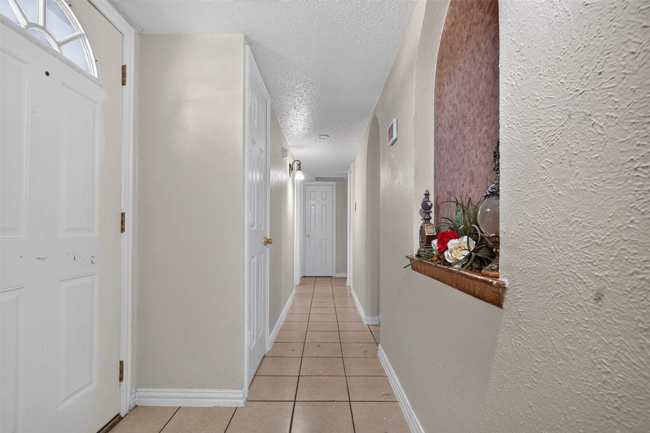 Single Family Residence For Sale in Dallas County , 2224 Crockett Drive, Carrollton, Texas 75006, 3 Bedroom, 2 Bathroom, 2 Garage spaces, 1,410 Sqft, built in 1981, mls#21347111, Real Estate Agent in Carrollton, Homes For Sale in Dallas county, Homes For Sale in Carrollton, Realtor in Carrollton Texas, Real Estate Brokerage Independent Realty Texas, Luminita Cordes Realtor