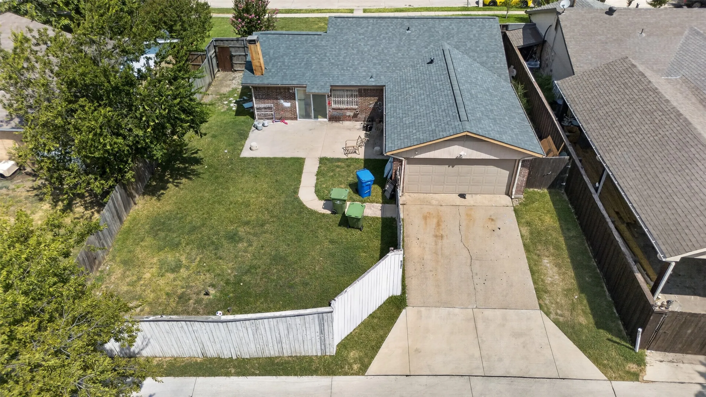 Single Family Residence For Sale in Dallas County , 2224 Crockett Drive, Carrollton, Texas 75006, 3 Bedroom, 2 Bathroom, 2 Garage spaces, 1,410 Sqft, built in 1981, mls#21347111, Real Estate Agent in Carrollton, Homes For Sale in Dallas county, Homes For Sale in Carrollton, Realtor in Carrollton Texas, Real Estate Brokerage Independent Realty Texas, Luminita Cordes Realtor
