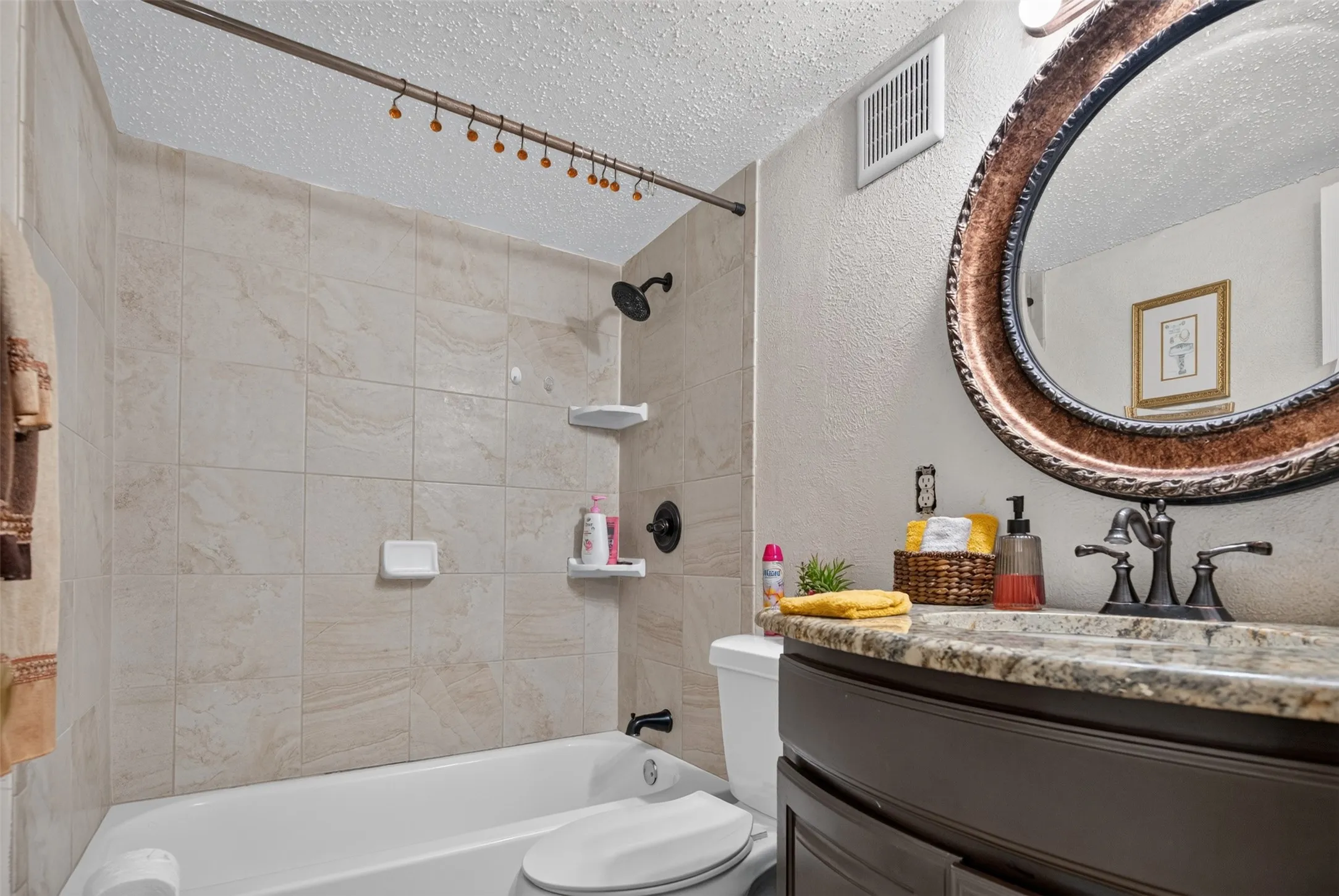 Single Family Residence For Sale in Dallas County , 2224 Crockett Drive, Carrollton, Texas 75006, 3 Bedroom, 2 Bathroom, 2 Garage spaces, 1,410 Sqft, built in 1981, mls#21347111, Real Estate Agent in Carrollton, Homes For Sale in Dallas county, Homes For Sale in Carrollton, Realtor in Carrollton Texas, Real Estate Brokerage Independent Realty Texas, Luminita Cordes Realtor