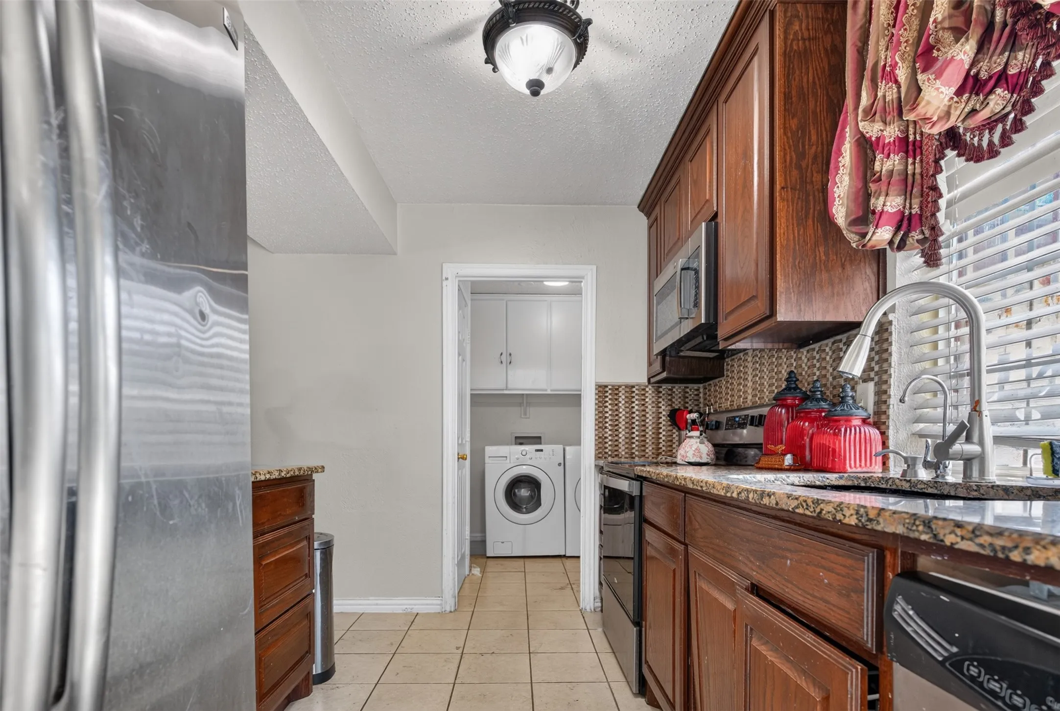 Single Family Residence For Sale in Dallas County , 2224 Crockett Drive, Carrollton, Texas 75006, 3 Bedroom, 2 Bathroom, 2 Garage spaces, 1,410 Sqft, built in 1981, mls#21347111, Real Estate Agent in Carrollton, Homes For Sale in Dallas county, Homes For Sale in Carrollton, Realtor in Carrollton Texas, Real Estate Brokerage Independent Realty Texas, Luminita Cordes Realtor