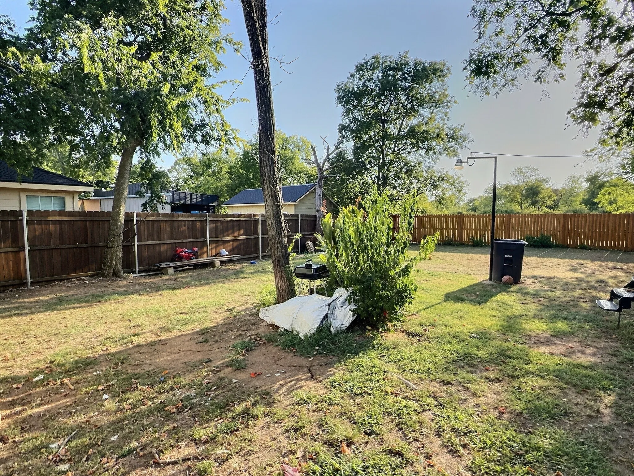 Single Family Residence For Sale in Tarrant County , 1604 S Edgewood Terrace, Fort Worth, Texas 76105, 3 Bedroom, 1 Bathroom, Garage spaces, 815 Sqft, built in 1949, mls#21347017, Real Estate Agent in Fort Worth, Homes For Sale in Tarrant county, Homes For Sale in Fort Worth, Realtor in Fort Worth Texas, Real Estate Brokerage Independent Realty Texas, Luminita Cordes Realtor