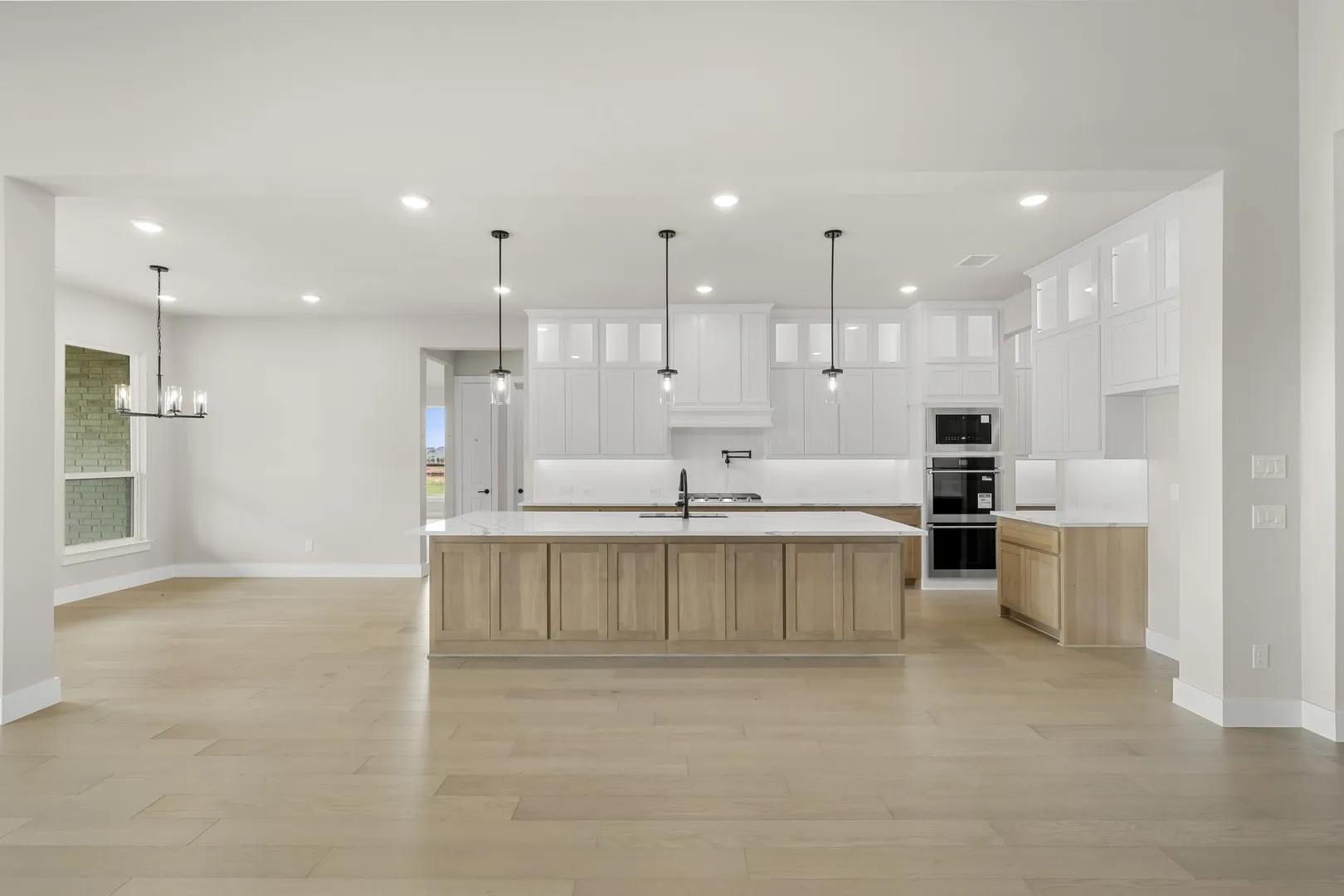 09. 5012 Lynwood - Kitchen
