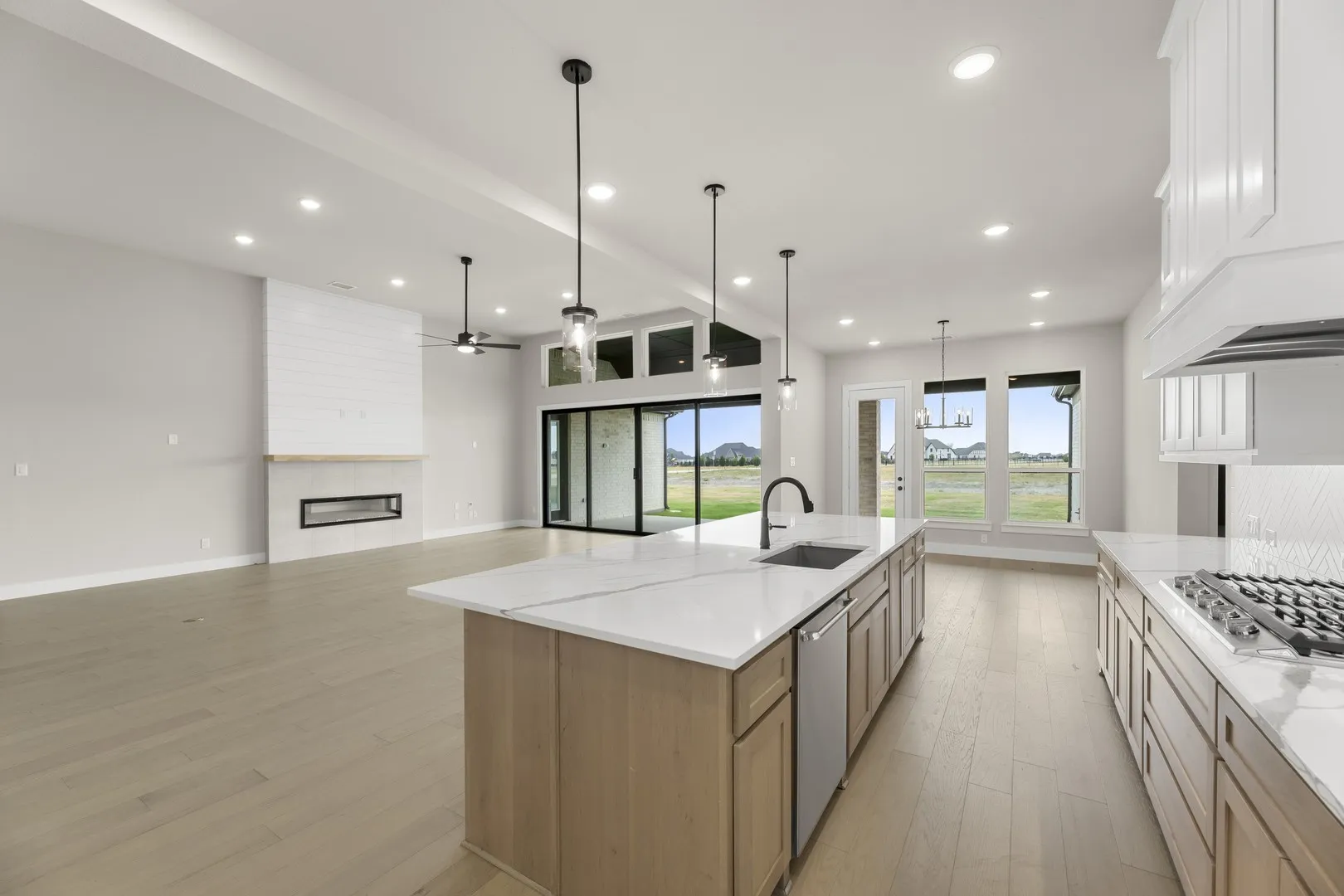 12. 5012 Lynwood - Kitchen (4)