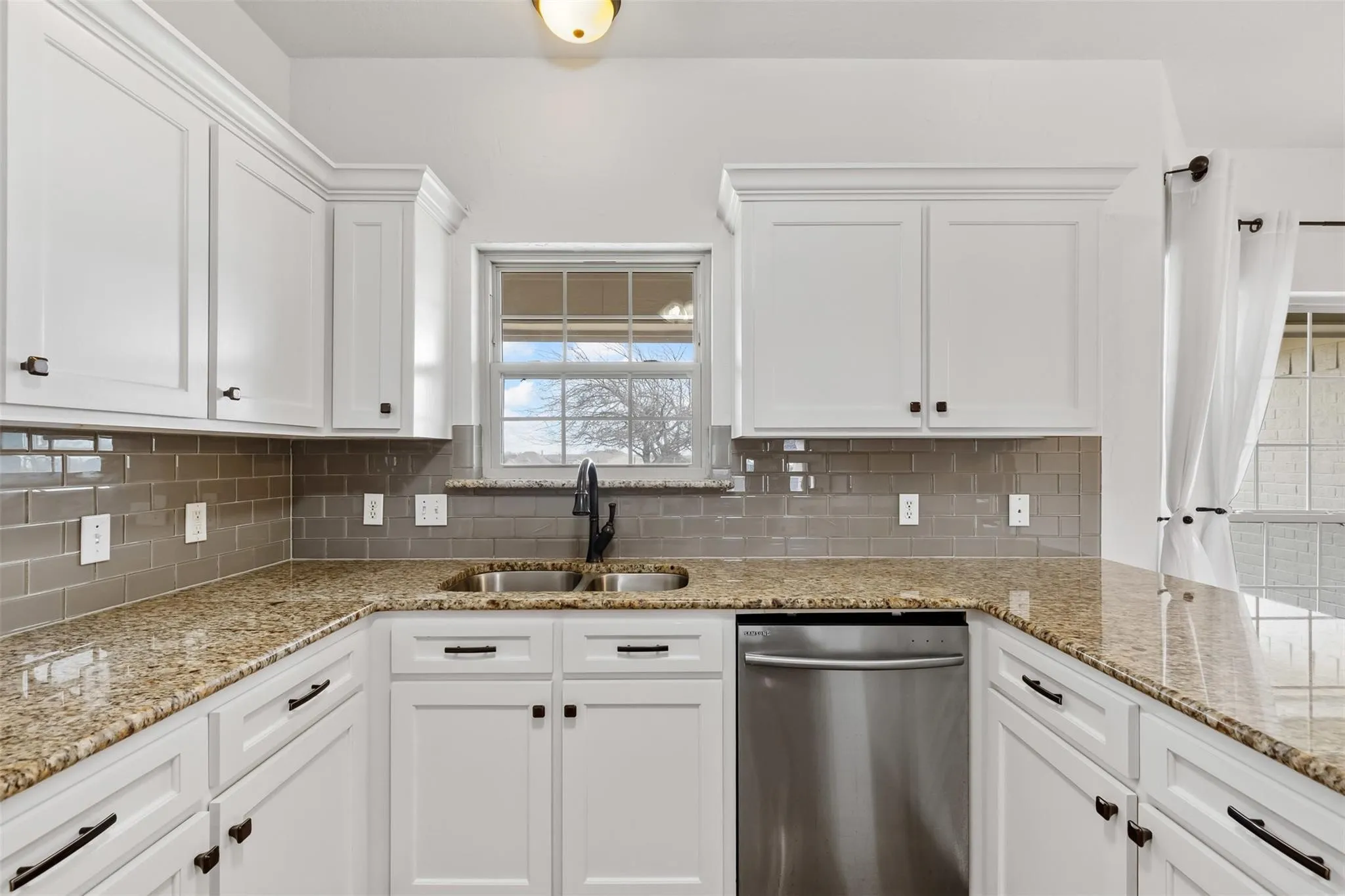 Single Family Residence For Sale in Johnson County , 312 Corral Road, Godley, Texas 76044, 3 Bedroom, 2 Bathroom, Garage spaces, 2,332 Sqft, built in 1997, mls#21341606, Real Estate Agent in Godley, Homes For Sale in Johnson county, Homes For Sale in Godley, Realtor in Godley Texas, Real Estate Brokerage Independent Realty Texas, Luminita Cordes Realtor