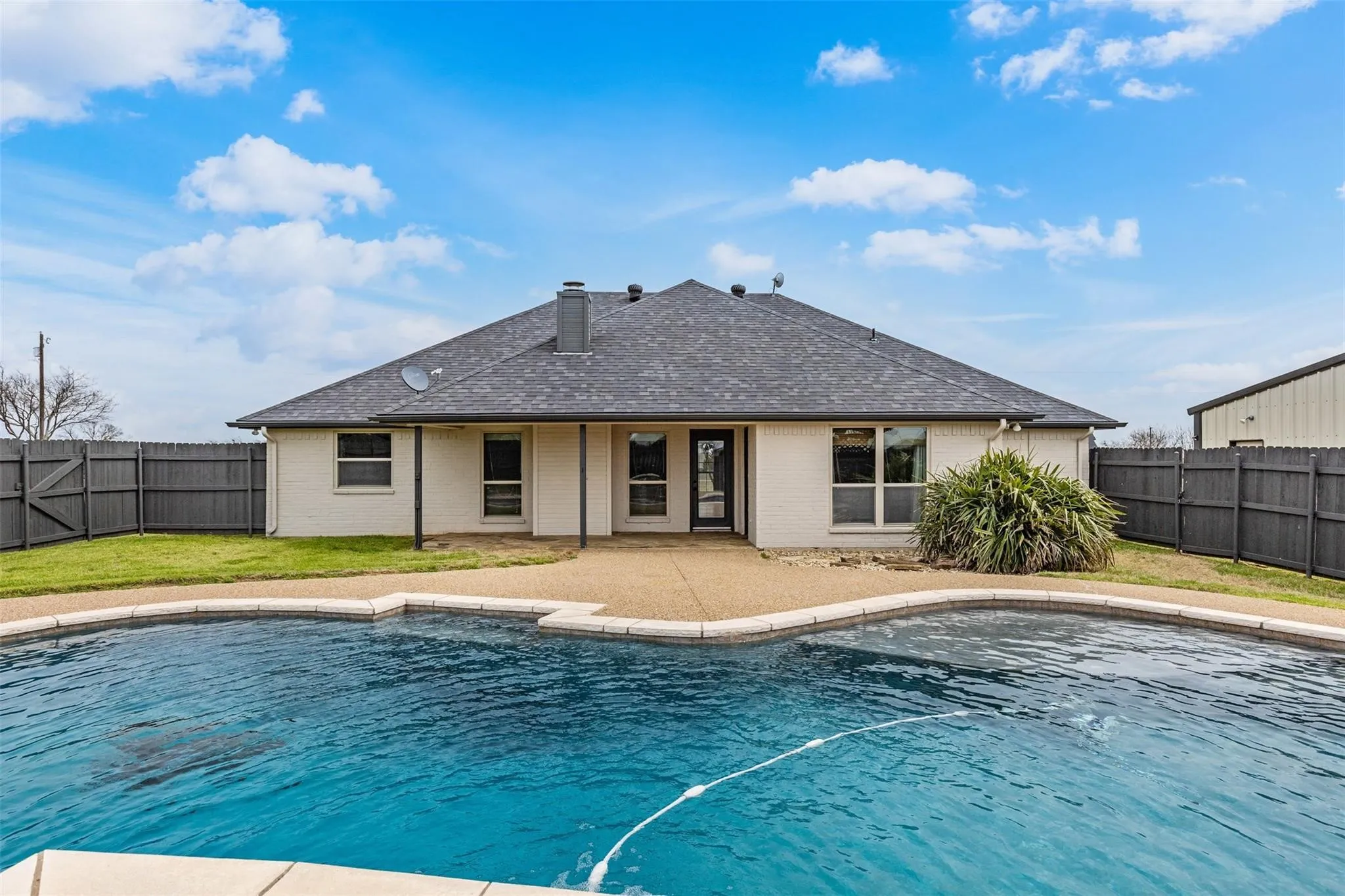 Single Family Residence For Sale in Johnson County , 312 Corral Road, Godley, Texas 76044, 3 Bedroom, 2 Bathroom, Garage spaces, 2,332 Sqft, built in 1997, mls#21341606, Real Estate Agent in Godley, Homes For Sale in Johnson county, Homes For Sale in Godley, Realtor in Godley Texas, Real Estate Brokerage Independent Realty Texas, Luminita Cordes Realtor
