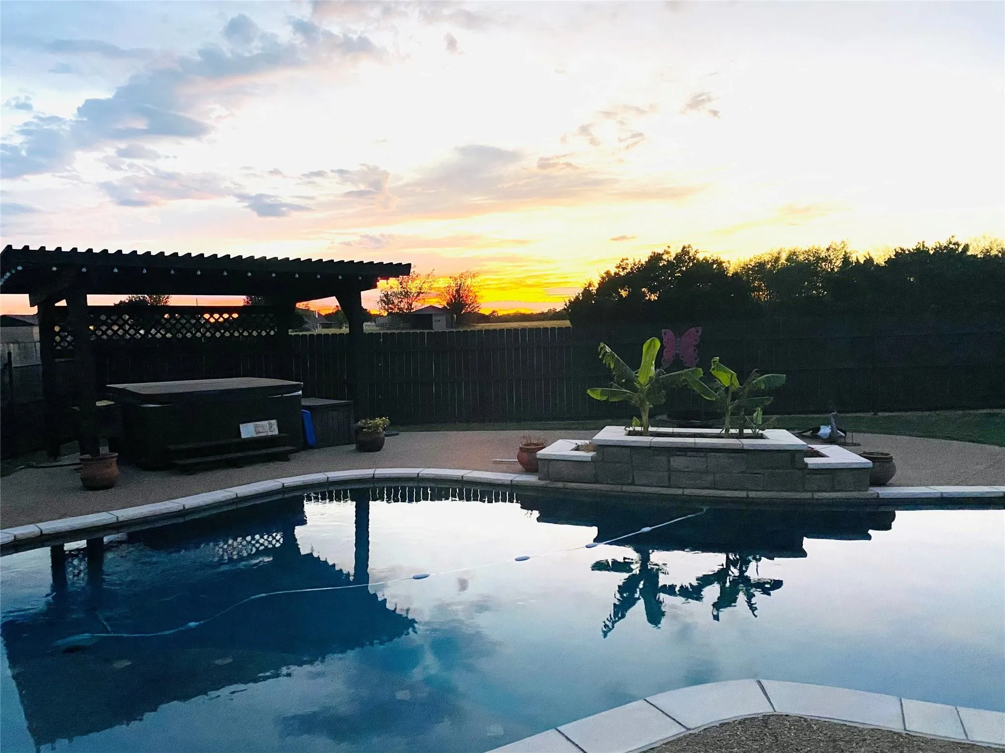 Single Family Residence For Sale in Johnson County , 312 Corral Road, Godley, Texas 76044, 3 Bedroom, 2 Bathroom, Garage spaces, 2,332 Sqft, built in 1997, mls#21341606, Real Estate Agent in Godley, Homes For Sale in Johnson county, Homes For Sale in Godley, Realtor in Godley Texas, Real Estate Brokerage Independent Realty Texas, Luminita Cordes Realtor