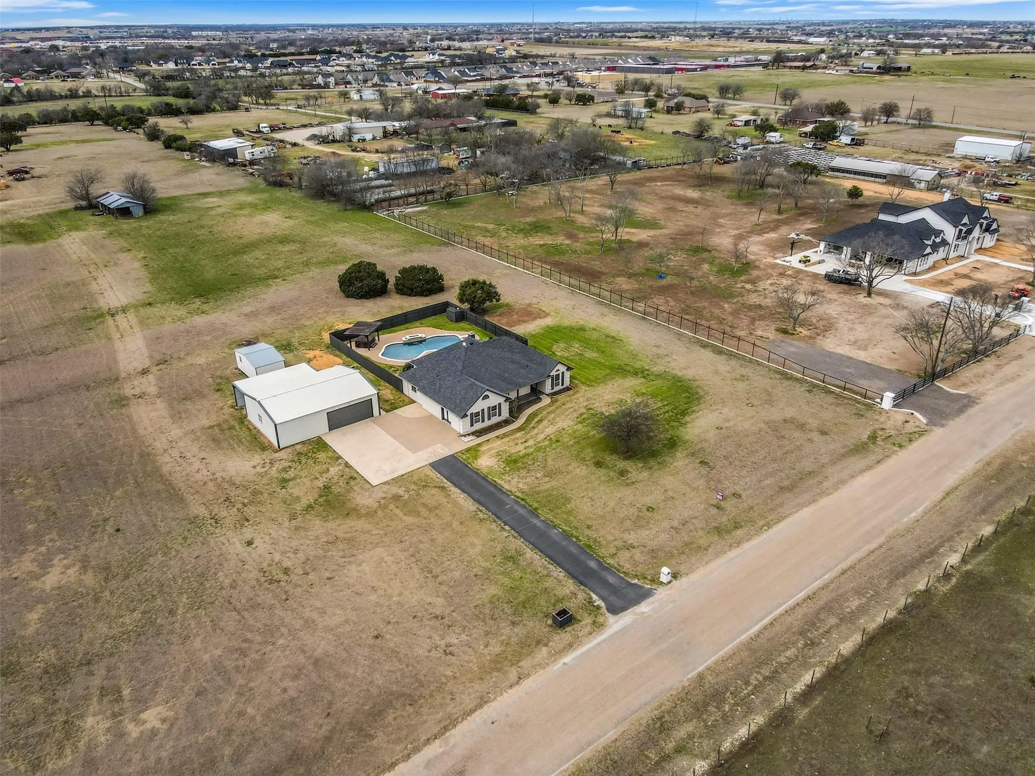 Single Family Residence For Sale in Johnson County , 312 Corral Road, Godley, Texas 76044, 3 Bedroom, 2 Bathroom, Garage spaces, 2,332 Sqft, built in 1997, mls#21341606, Real Estate Agent in Godley, Homes For Sale in Johnson county, Homes For Sale in Godley, Realtor in Godley Texas, Real Estate Brokerage Independent Realty Texas, Luminita Cordes Realtor