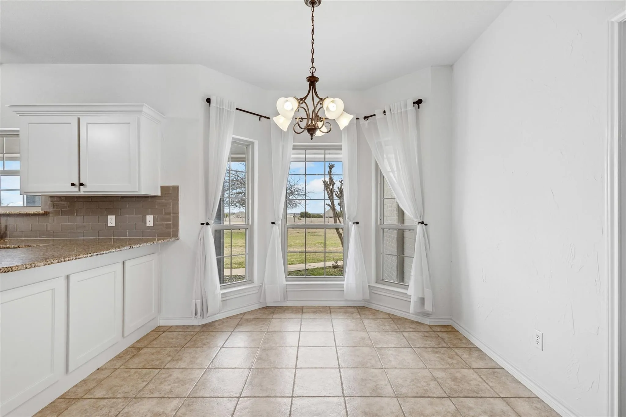 Single Family Residence For Sale in Johnson County , 312 Corral Road, Godley, Texas 76044, 3 Bedroom, 2 Bathroom, Garage spaces, 2,332 Sqft, built in 1997, mls#21341606, Real Estate Agent in Godley, Homes For Sale in Johnson county, Homes For Sale in Godley, Realtor in Godley Texas, Real Estate Brokerage Independent Realty Texas, Luminita Cordes Realtor