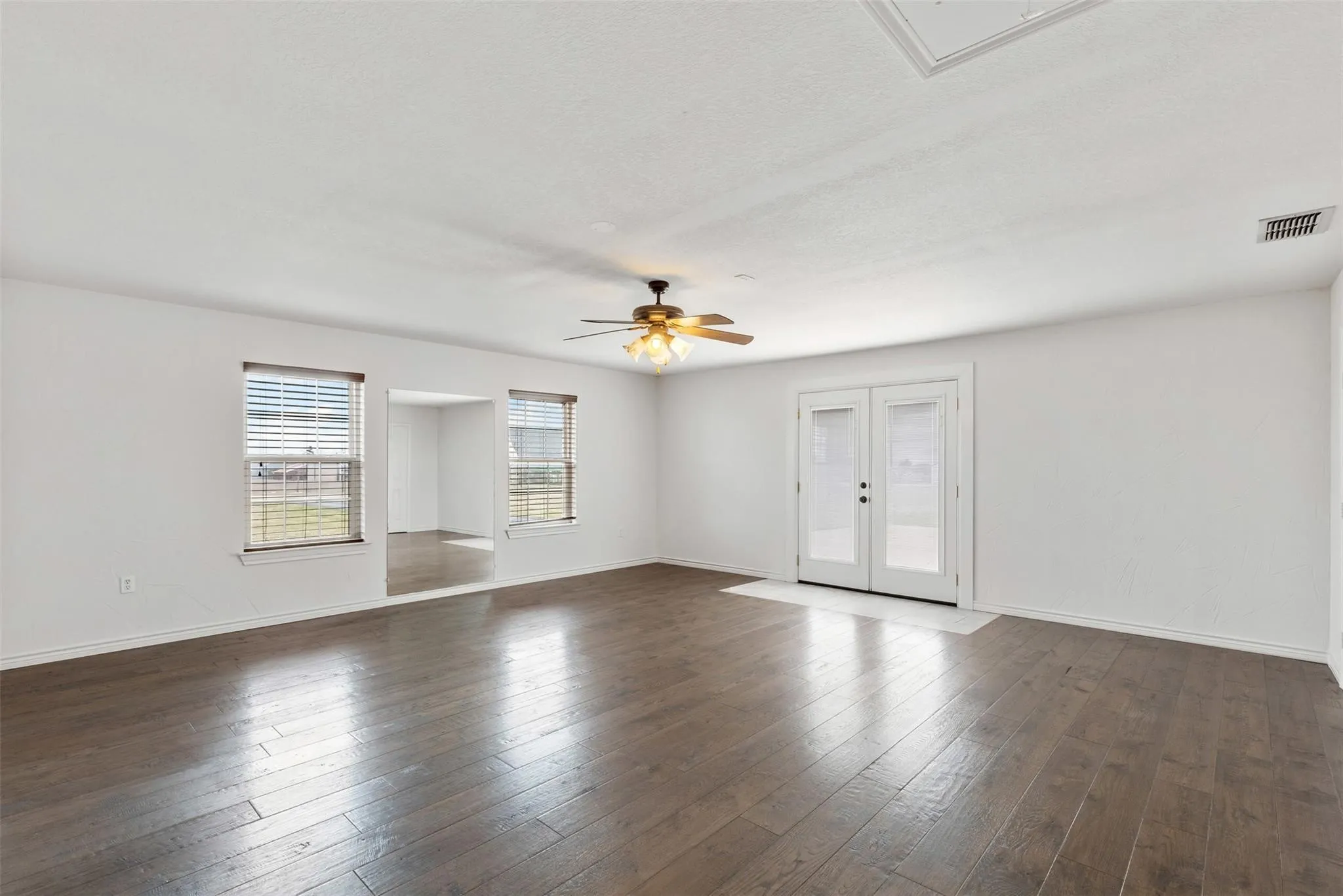 Single Family Residence For Sale in Johnson County , 312 Corral Road, Godley, Texas 76044, 3 Bedroom, 2 Bathroom, Garage spaces, 2,332 Sqft, built in 1997, mls#21341606, Real Estate Agent in Godley, Homes For Sale in Johnson county, Homes For Sale in Godley, Realtor in Godley Texas, Real Estate Brokerage Independent Realty Texas, Luminita Cordes Realtor