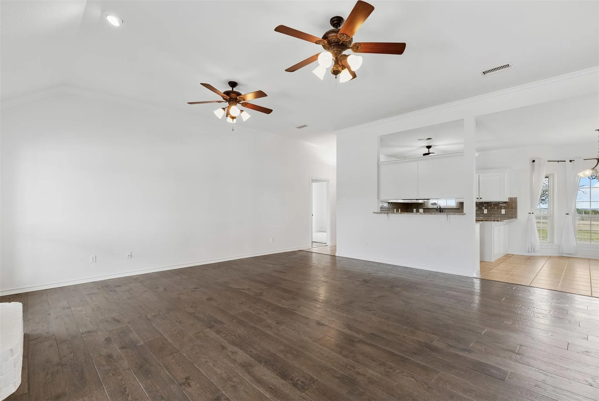 Single Family Residence For Sale in Johnson County , 312 Corral Road, Godley, Texas 76044, 3 Bedroom, 2 Bathroom, Garage spaces, 2,332 Sqft, built in 1997, mls#21341606, Real Estate Agent in Godley, Homes For Sale in Johnson county, Homes For Sale in Godley, Realtor in Godley Texas, Real Estate Brokerage Independent Realty Texas, Luminita Cordes Realtor