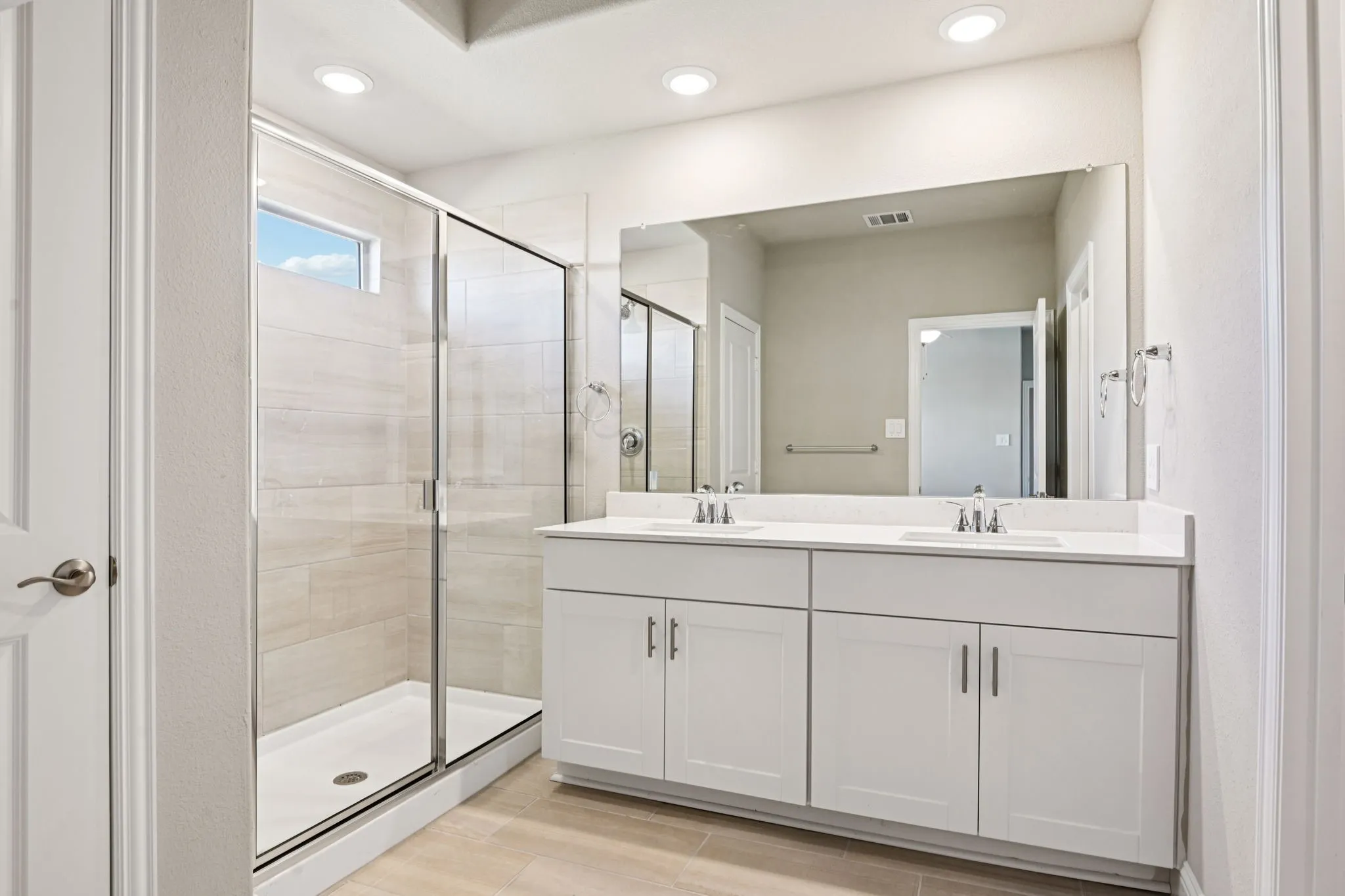 Photo is not of the actual home, but is an inspirational photo of builder’s model home and may depict options, furnishings, and/or decorator features that are not included.