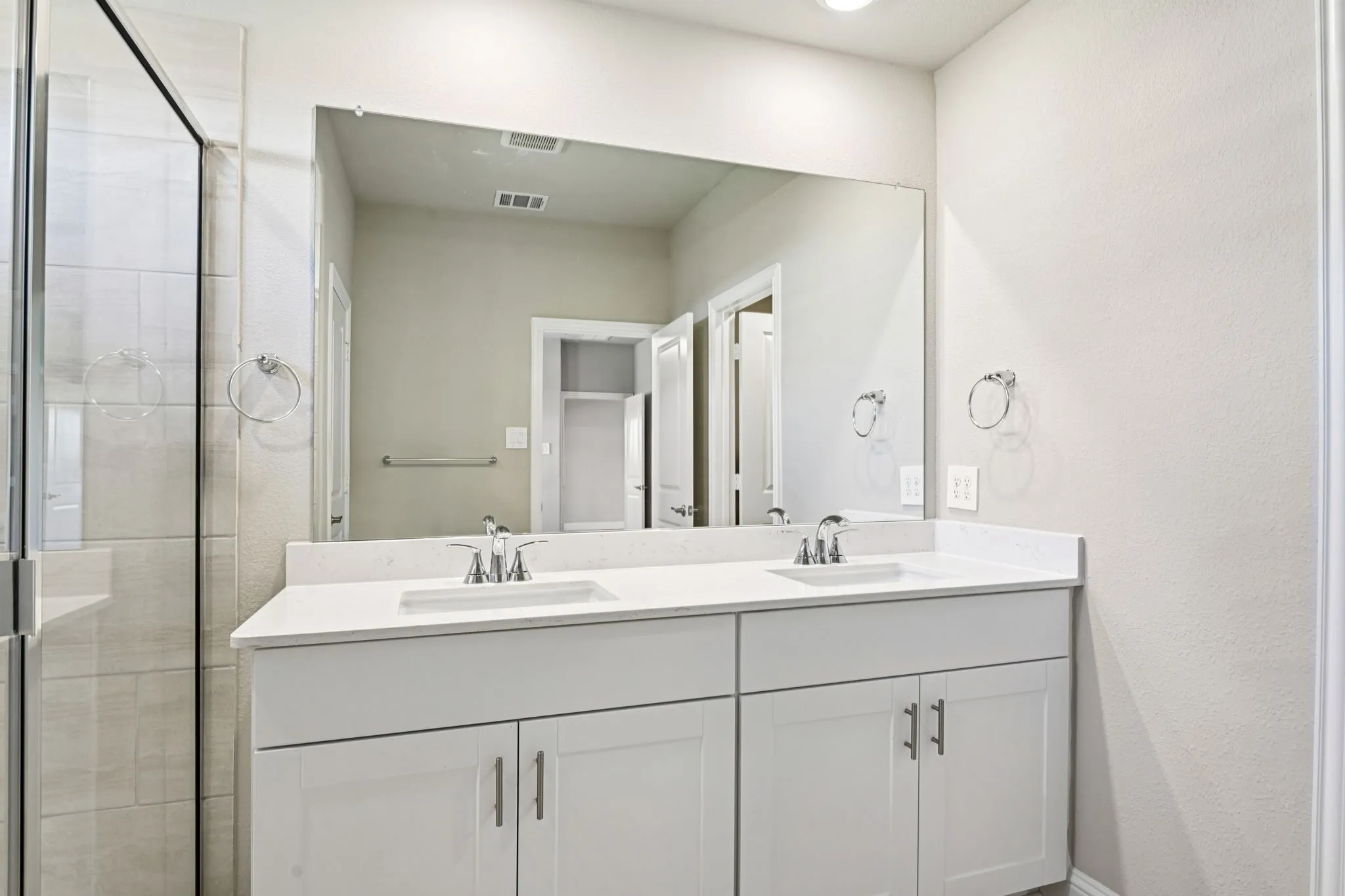 Photo is not of the actual home, but is an inspirational photo of builder’s model home and may depict options, furnishings, and/or decorator features that are not included.
