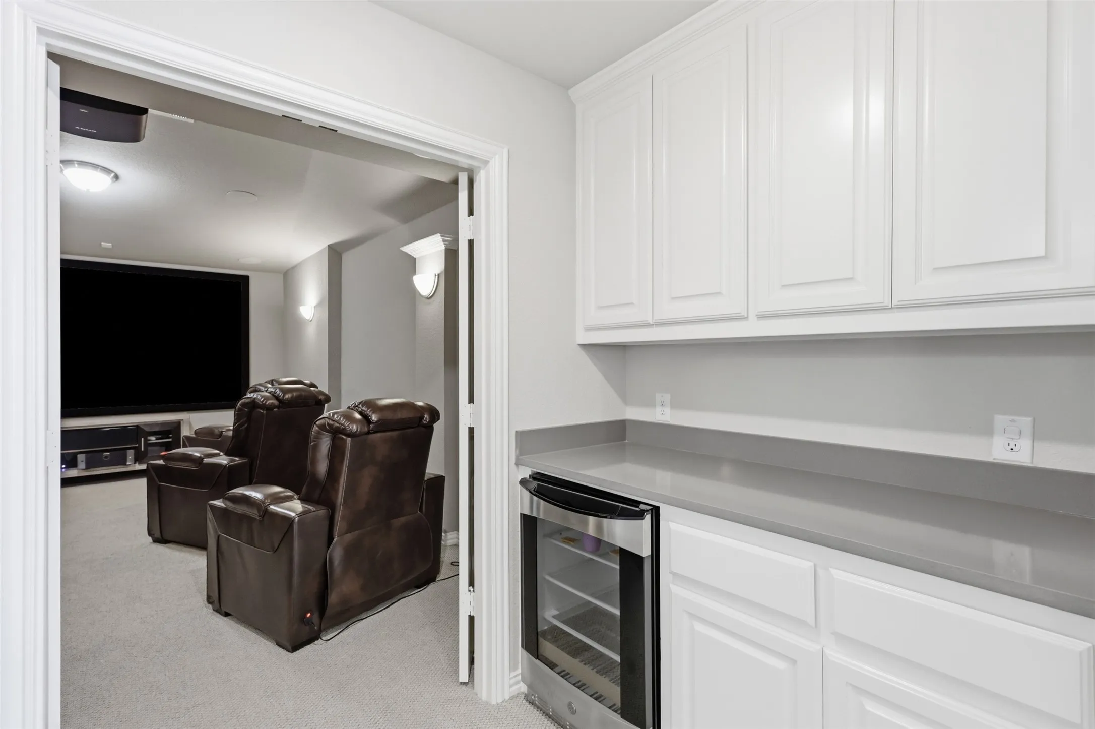 Single Family Residence For Sale in Denton County , 10813 Sycamore Falls Drive, Flower Mound, Texas 76226, 4 Bedroom, 5 Bathroom, 3 Garage spaces, 3,862 Sqft, built in 2018, mls#21346643, Real Estate Agent in Flower Mound, Homes For Sale in Denton county, Homes For Sale in Flower Mound, Realtor in Flower Mound Texas, Real Estate Brokerage Independent Realty Texas, Luminita Cordes Realtor