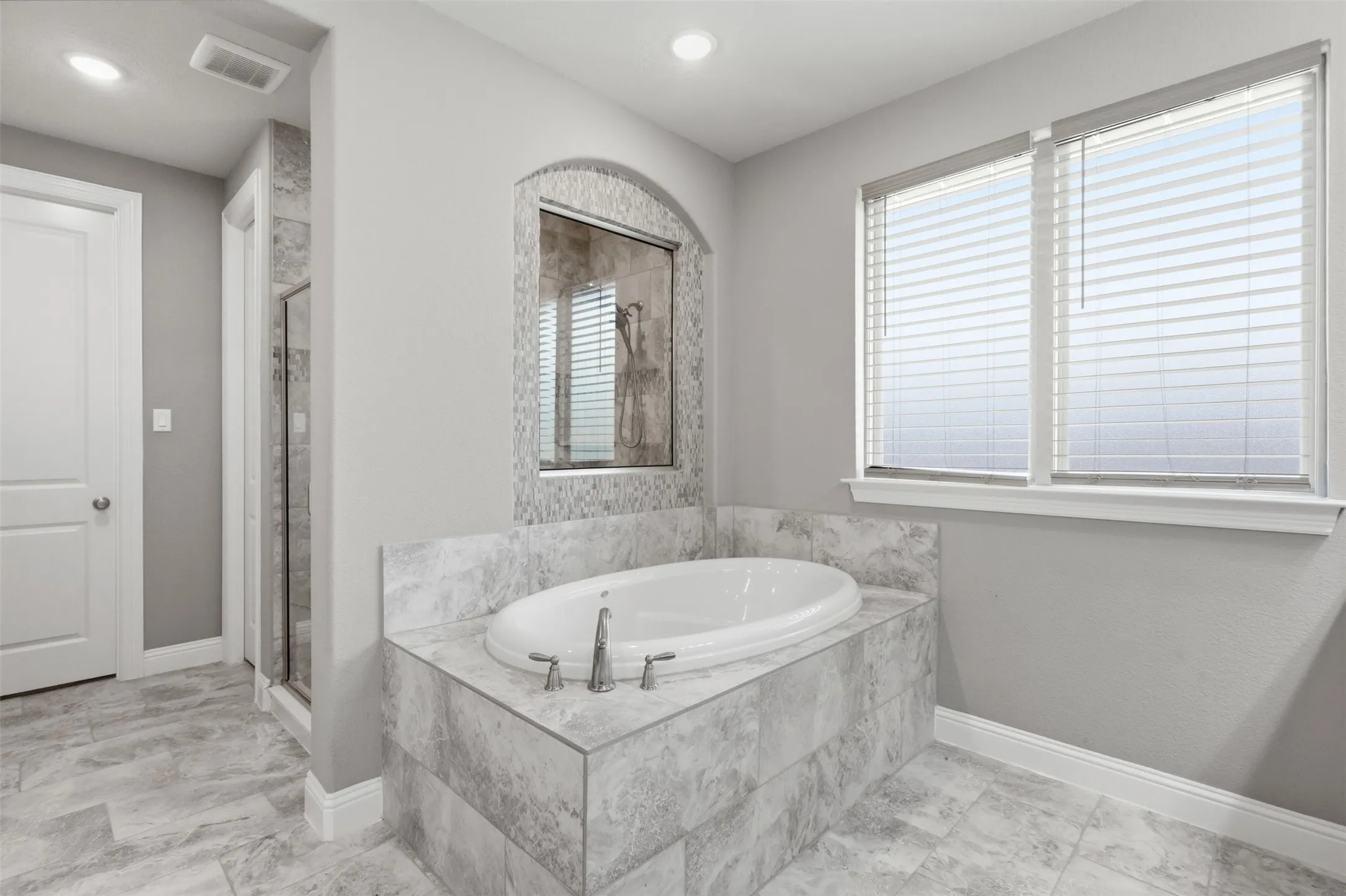 Single Family Residence For Sale in Denton County , 10813 Sycamore Falls Drive, Flower Mound, Texas 76226, 4 Bedroom, 5 Bathroom, 3 Garage spaces, 3,862 Sqft, built in 2018, mls#21346643, Real Estate Agent in Flower Mound, Homes For Sale in Denton county, Homes For Sale in Flower Mound, Realtor in Flower Mound Texas, Real Estate Brokerage Independent Realty Texas, Luminita Cordes Realtor