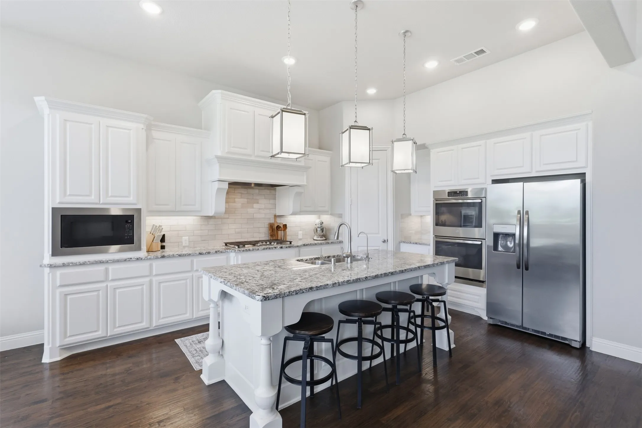 Single Family Residence For Sale in Denton County , 10813 Sycamore Falls Drive, Flower Mound, Texas 76226, 4 Bedroom, 5 Bathroom, 3 Garage spaces, 3,862 Sqft, built in 2018, mls#21346643, Real Estate Agent in Flower Mound, Homes For Sale in Denton county, Homes For Sale in Flower Mound, Realtor in Flower Mound Texas, Real Estate Brokerage Independent Realty Texas, Luminita Cordes Realtor