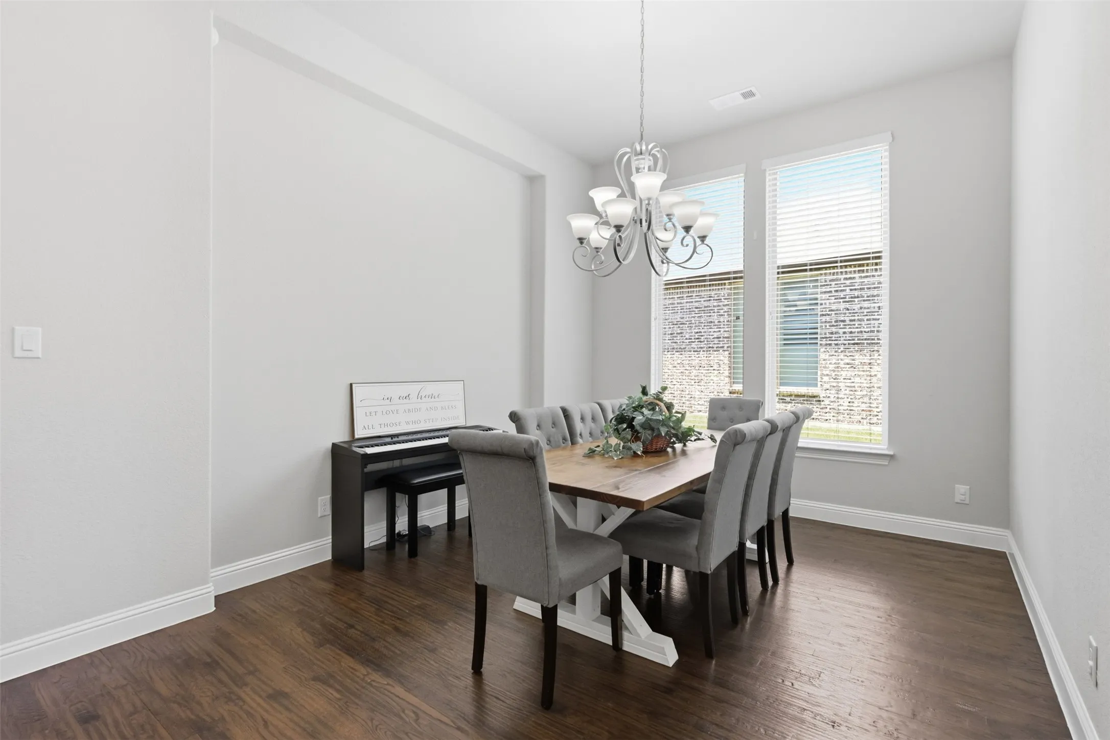 Single Family Residence For Sale in Denton County , 10813 Sycamore Falls Drive, Flower Mound, Texas 76226, 4 Bedroom, 5 Bathroom, 3 Garage spaces, 3,862 Sqft, built in 2018, mls#21346643, Real Estate Agent in Flower Mound, Homes For Sale in Denton county, Homes For Sale in Flower Mound, Realtor in Flower Mound Texas, Real Estate Brokerage Independent Realty Texas, Luminita Cordes Realtor