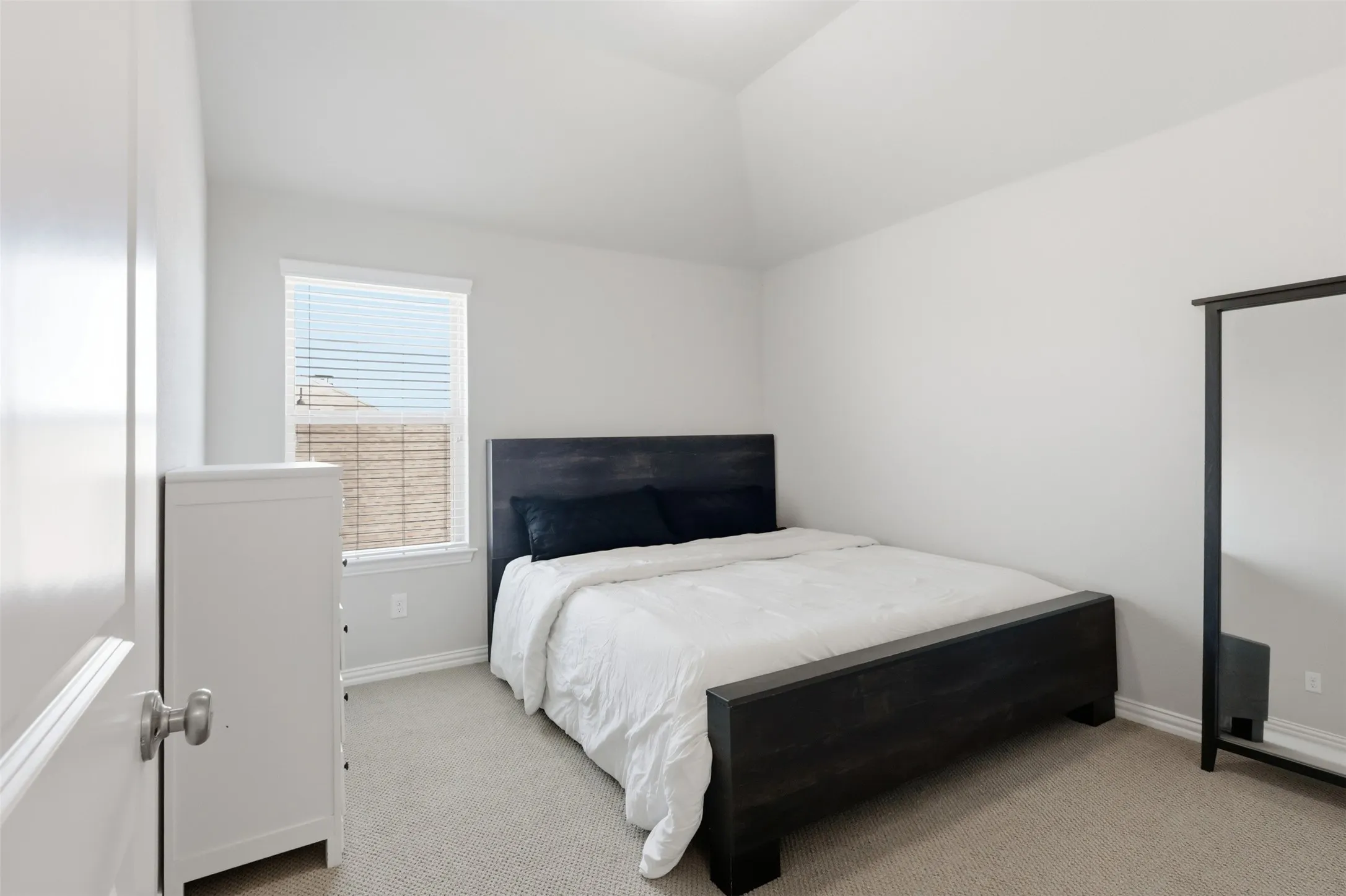 Single Family Residence For Sale in Denton County , 10813 Sycamore Falls Drive, Flower Mound, Texas 76226, 4 Bedroom, 5 Bathroom, 3 Garage spaces, 3,862 Sqft, built in 2018, mls#21346643, Real Estate Agent in Flower Mound, Homes For Sale in Denton county, Homes For Sale in Flower Mound, Realtor in Flower Mound Texas, Real Estate Brokerage Independent Realty Texas, Luminita Cordes Realtor