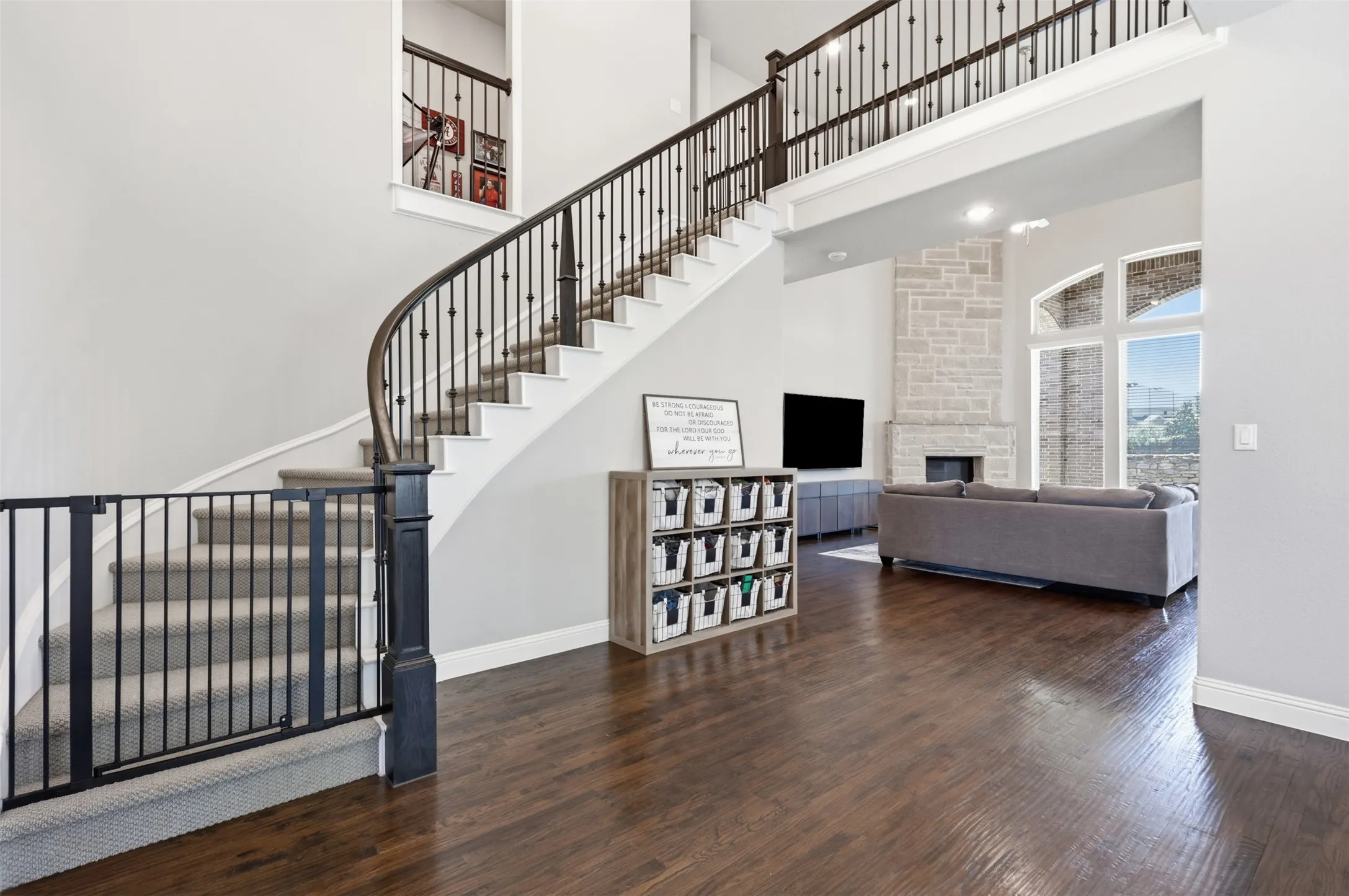 Single Family Residence For Sale in Denton County , 10813 Sycamore Falls Drive, Flower Mound, Texas 76226, 4 Bedroom, 5 Bathroom, 3 Garage spaces, 3,862 Sqft, built in 2018, mls#21346643, Real Estate Agent in Flower Mound, Homes For Sale in Denton county, Homes For Sale in Flower Mound, Realtor in Flower Mound Texas, Real Estate Brokerage Independent Realty Texas, Luminita Cordes Realtor