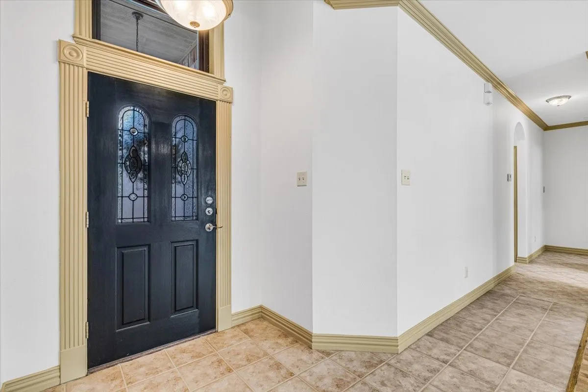 Single Family Residence For Sale in Tarrant County , 2105 Norwood Lane, Arlington, Texas 76013, 3 Bedroom, 2 Bathroom, 2 Garage spaces, 1,557 Sqft, built in 2003, mls#21343595, Real Estate Agent in Arlington, Homes For Sale in Tarrant county, Homes For Sale in Arlington, Realtor in Arlington Texas, Real Estate Brokerage Independent Realty Texas, Luminita Cordes Realtor