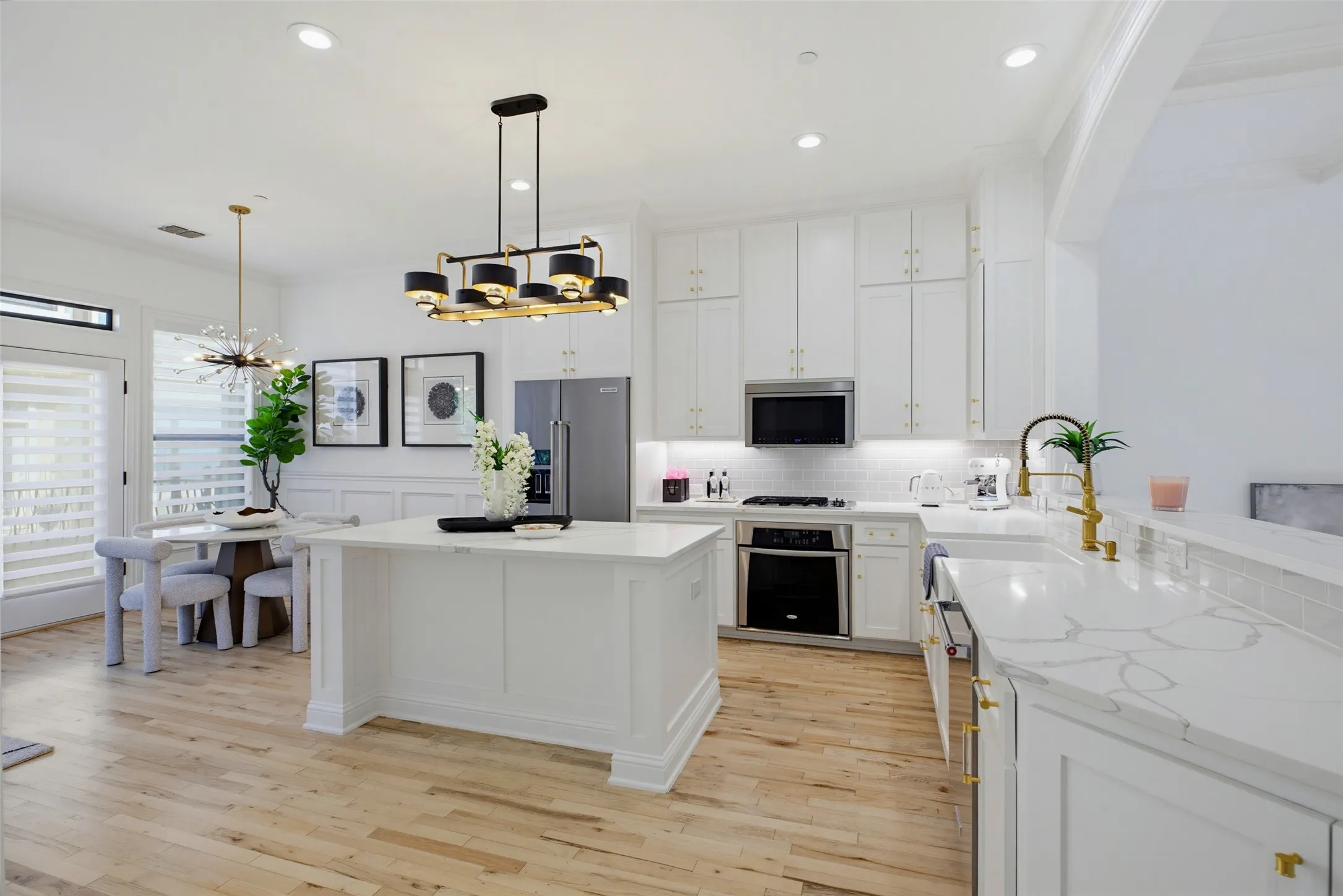 Townhouse For Sale in Collin County , 7201 Kasko Drive, Plano, Texas 75024, 3 Bedrooms, 3 Bathrooms, 2 Garage spaces, 1,631 Sqft, built in 2005, Price $700,000, mls#21346130, Real Estate Agent in Plano, Homes For Sale in Collin county, Homes For Sale in Plano, Realtor in Plano Texas, Real Estate Brokerage Independent Realty Texas, Luminita Cordes Realtor